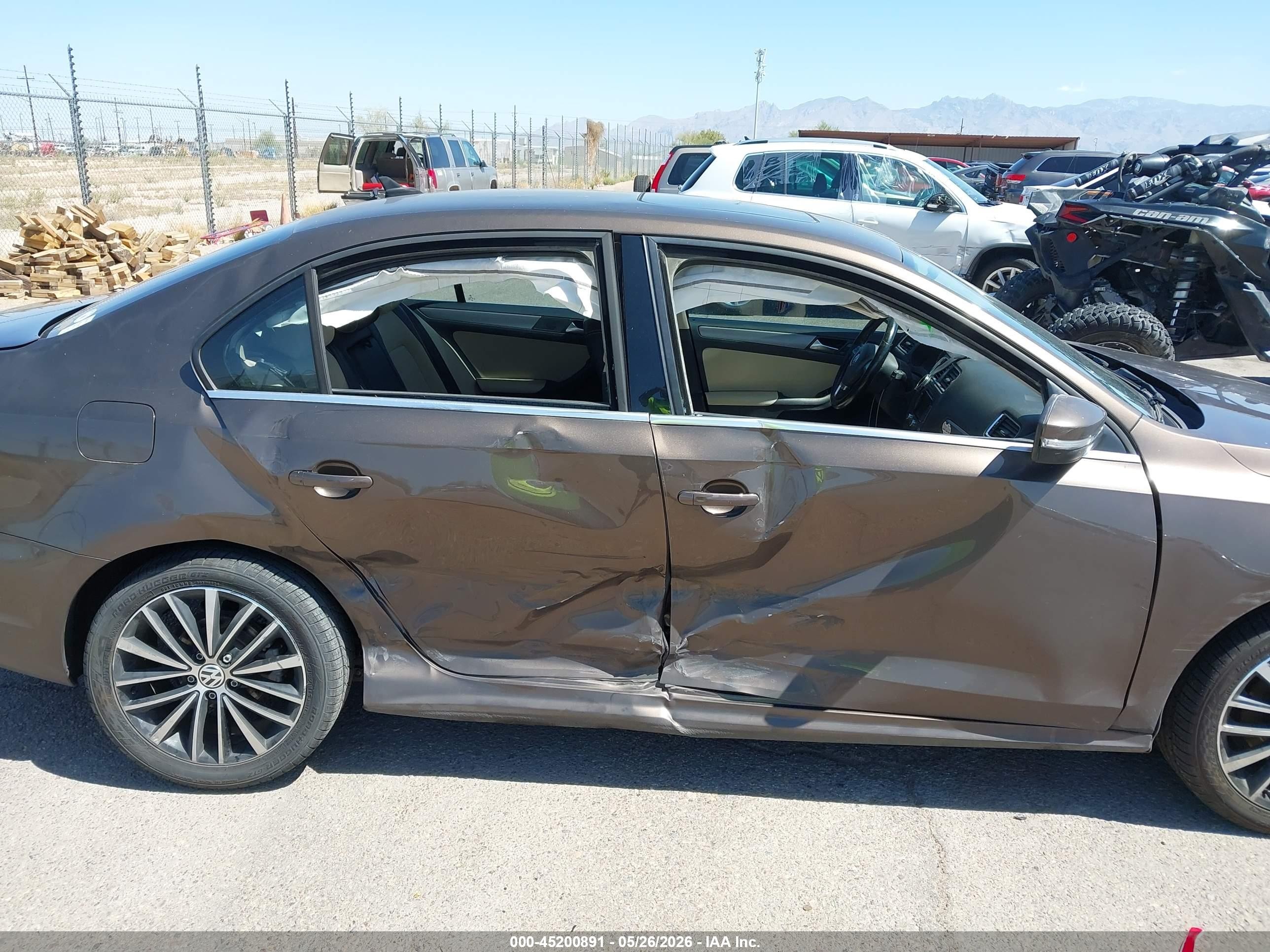 2012 Volkswagen Jetta VIN 3VWLP7AJ3CM471583 IAAI salvage auction — Side, Salvage (Arizona), sold $1,000 on 2026-07-09 (photo 6)