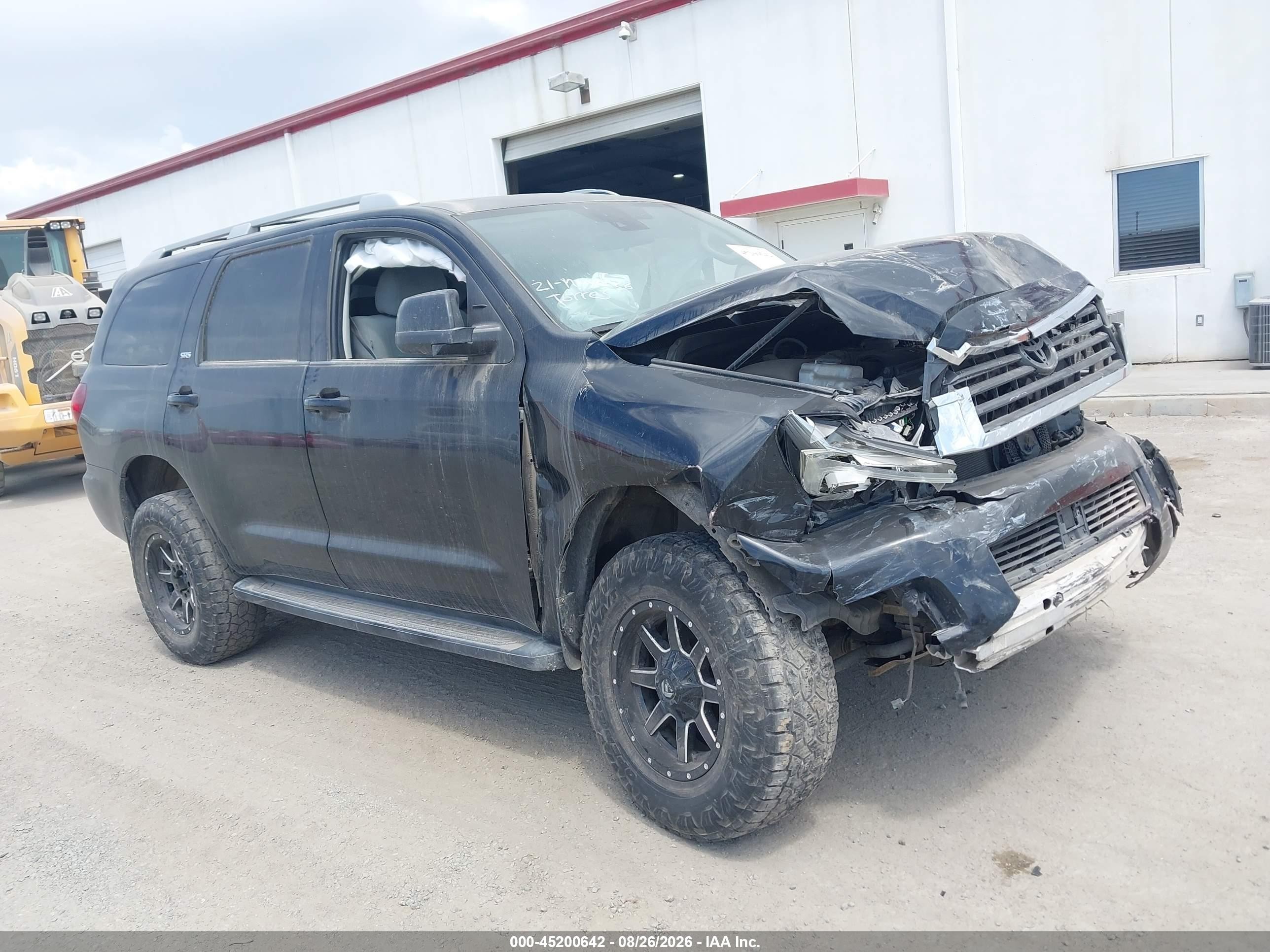 2019 Toyota Sequoia VIN 5TDBY5G16KS173373 — IAAI salvage auction photo