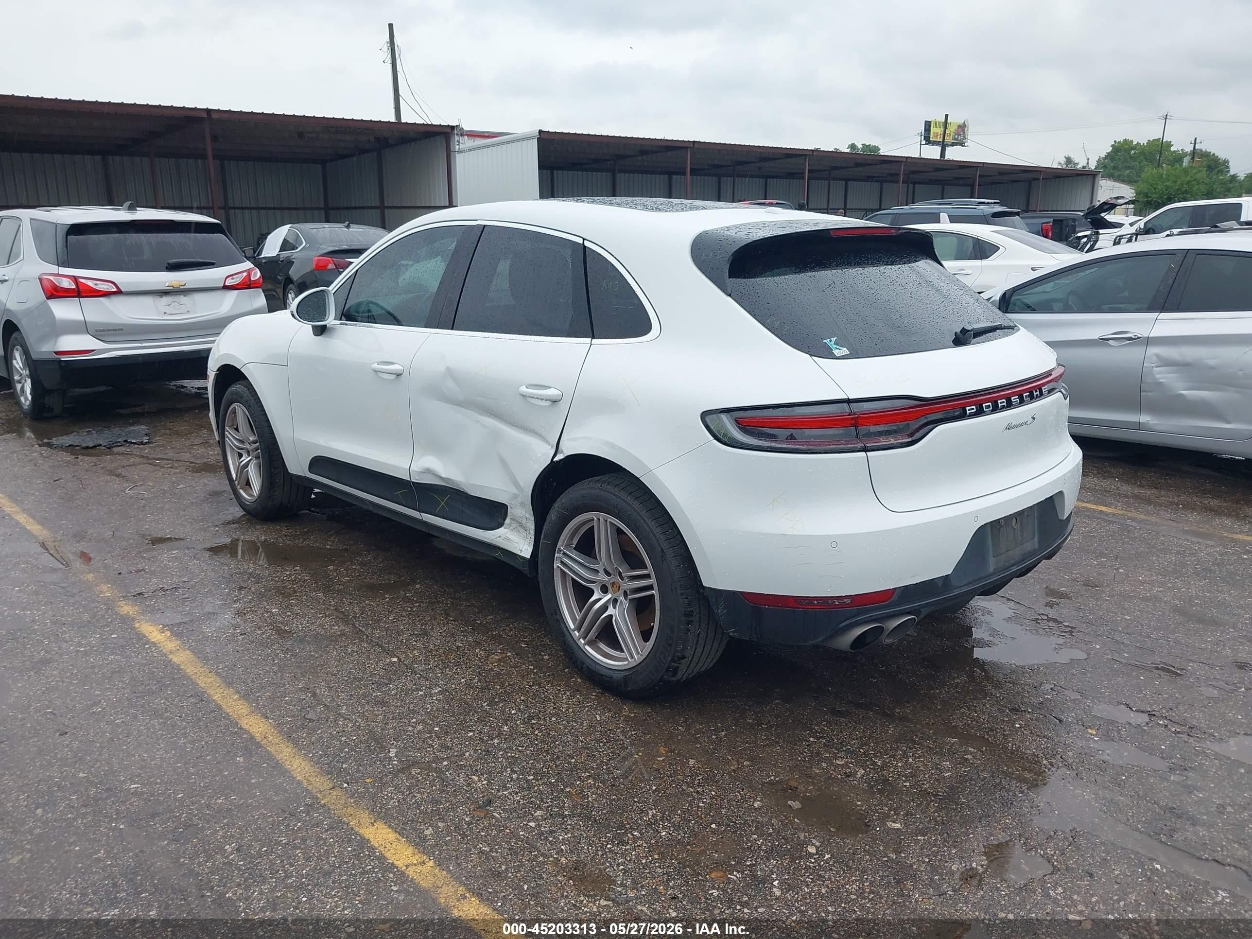 2020 Porsche Macan VIN WP1AB2A53LLB32823 IAAI salvage auction — Side, Original (Texas), sold $13,700 on 2026-07-01 (photo 3)