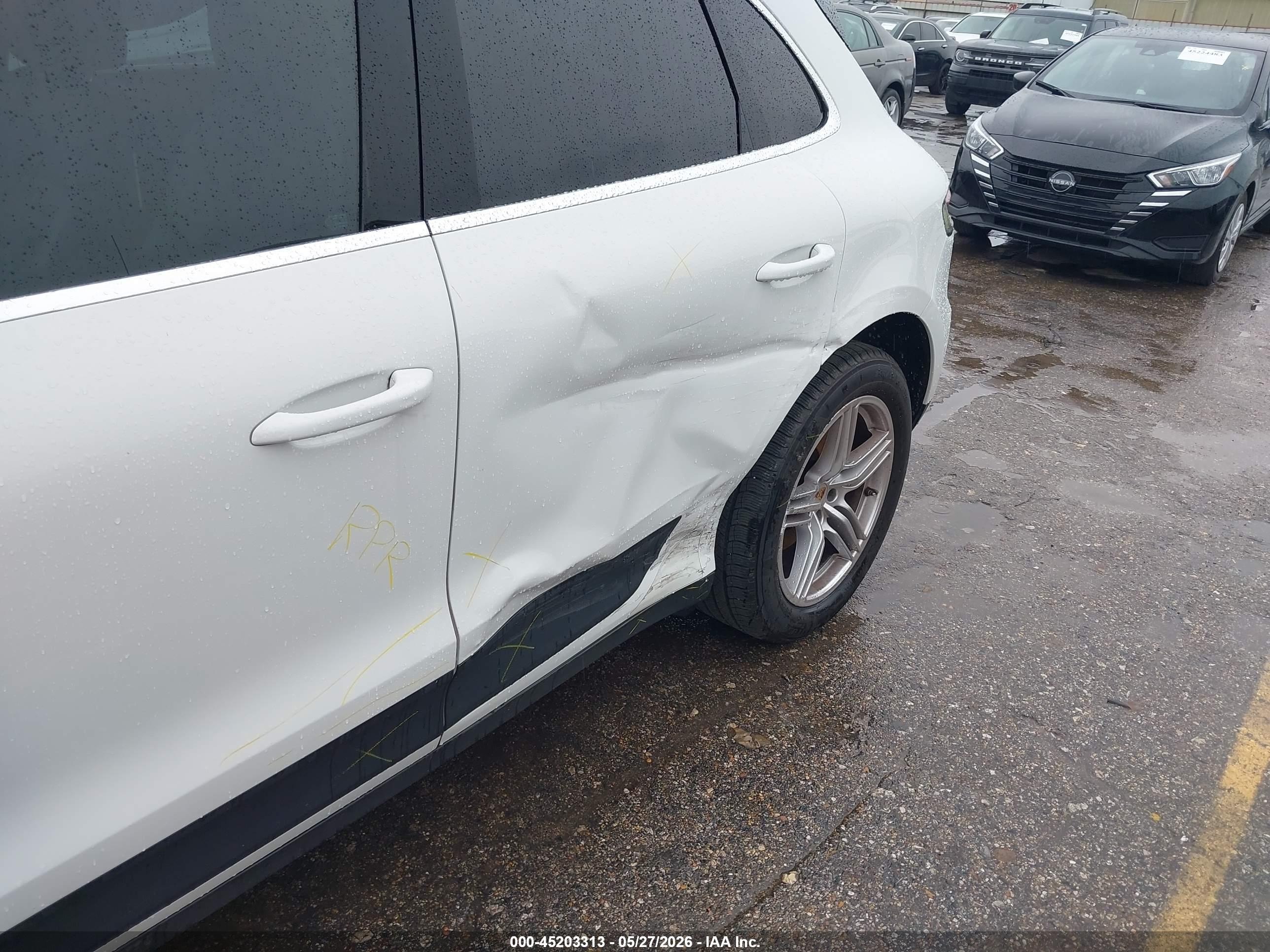 2020 Porsche Macan VIN WP1AB2A53LLB32823 IAAI salvage auction — Side, Original (Texas), sold $13,700 on 2026-07-01 (photo 6)