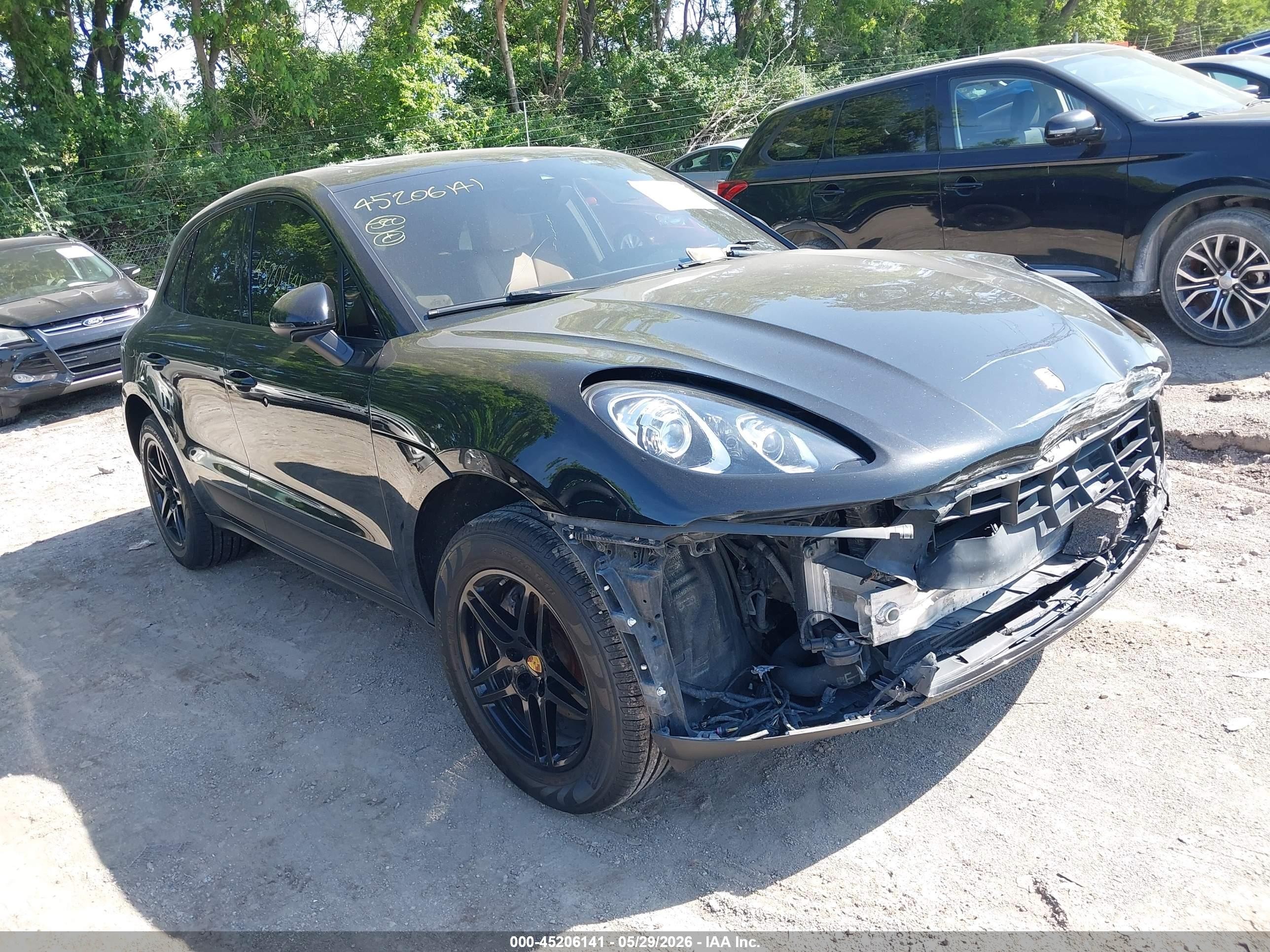 2018 Porsche Macan VIN WP1AA2A51JLB11064 — IAAI salvage auction photo
