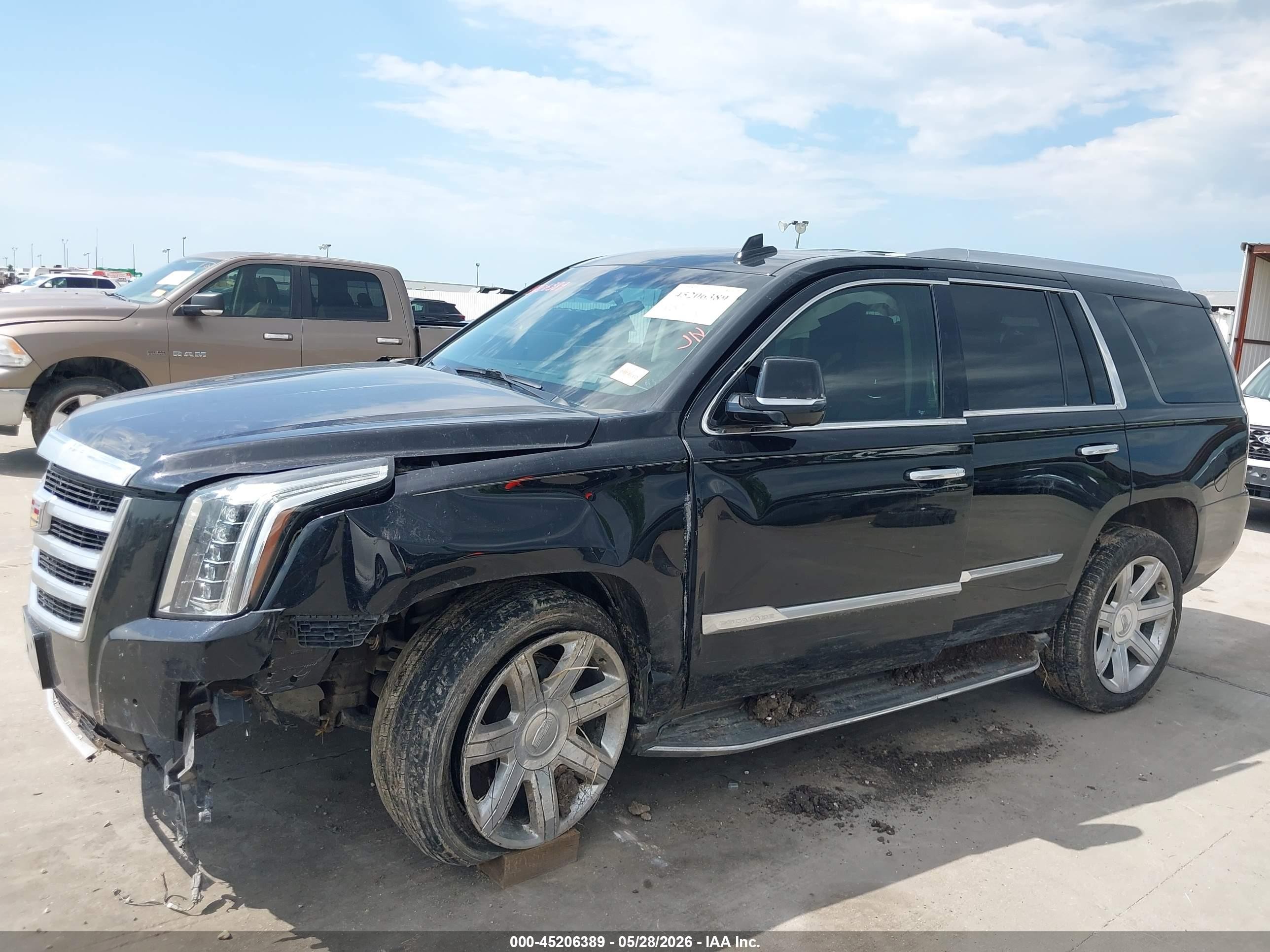 2019 Cadillac Escalade VIN 1GYS3BKJ1KR224081 IAAI salvage auction — Side, Original (Texas), sold $8,575 on 2026-10-13 (photo 6)