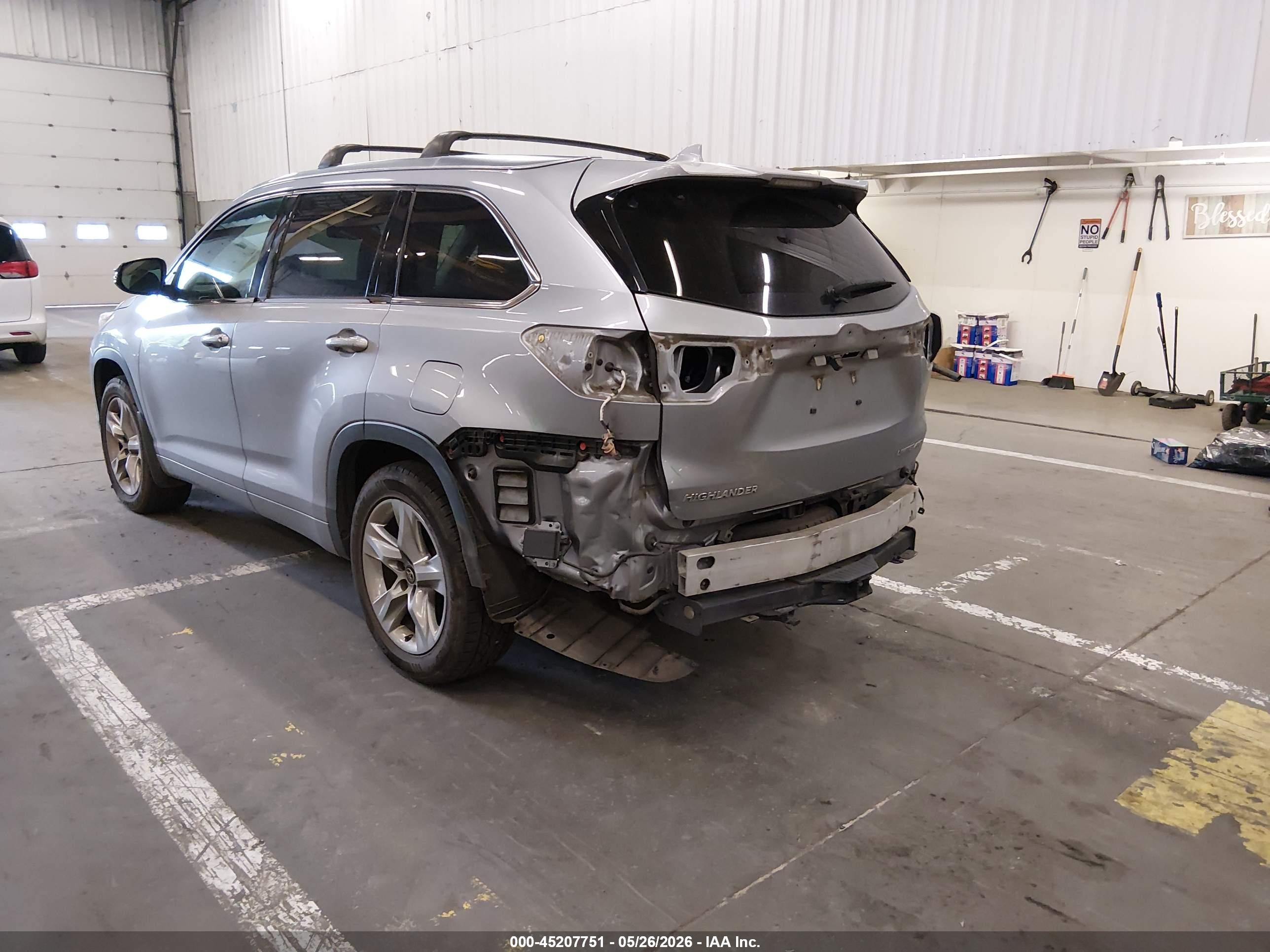 2016 Toyota Highlander VIN 5TDDKRFH0GS342648 IAAI salvage auction — Rear End, Salvage (Oregon), sold $9,050 on 2026-07-09 (photo 3)