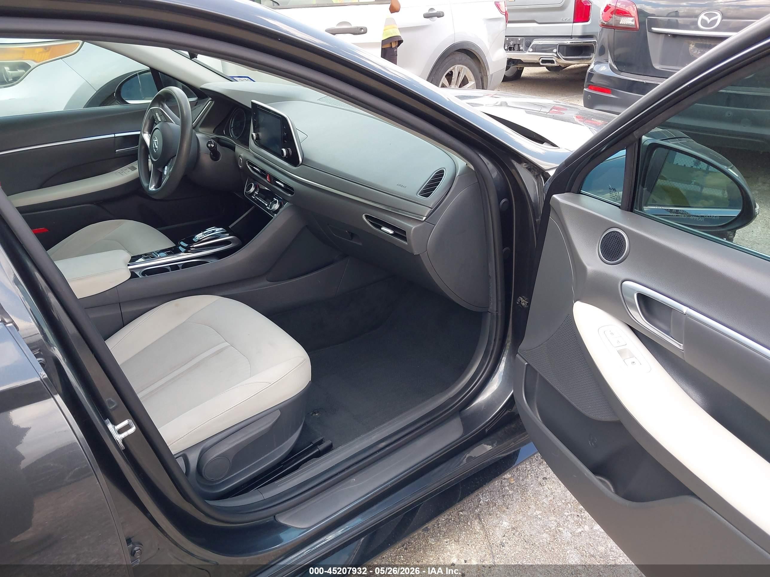 2022 Hyundai Sonata VIN KMHL64JA5NA213145 IAAI salvage auction — Front & Rear, Salvage (Texas), sold $2,750 on 2026-07-12 (photo 5)