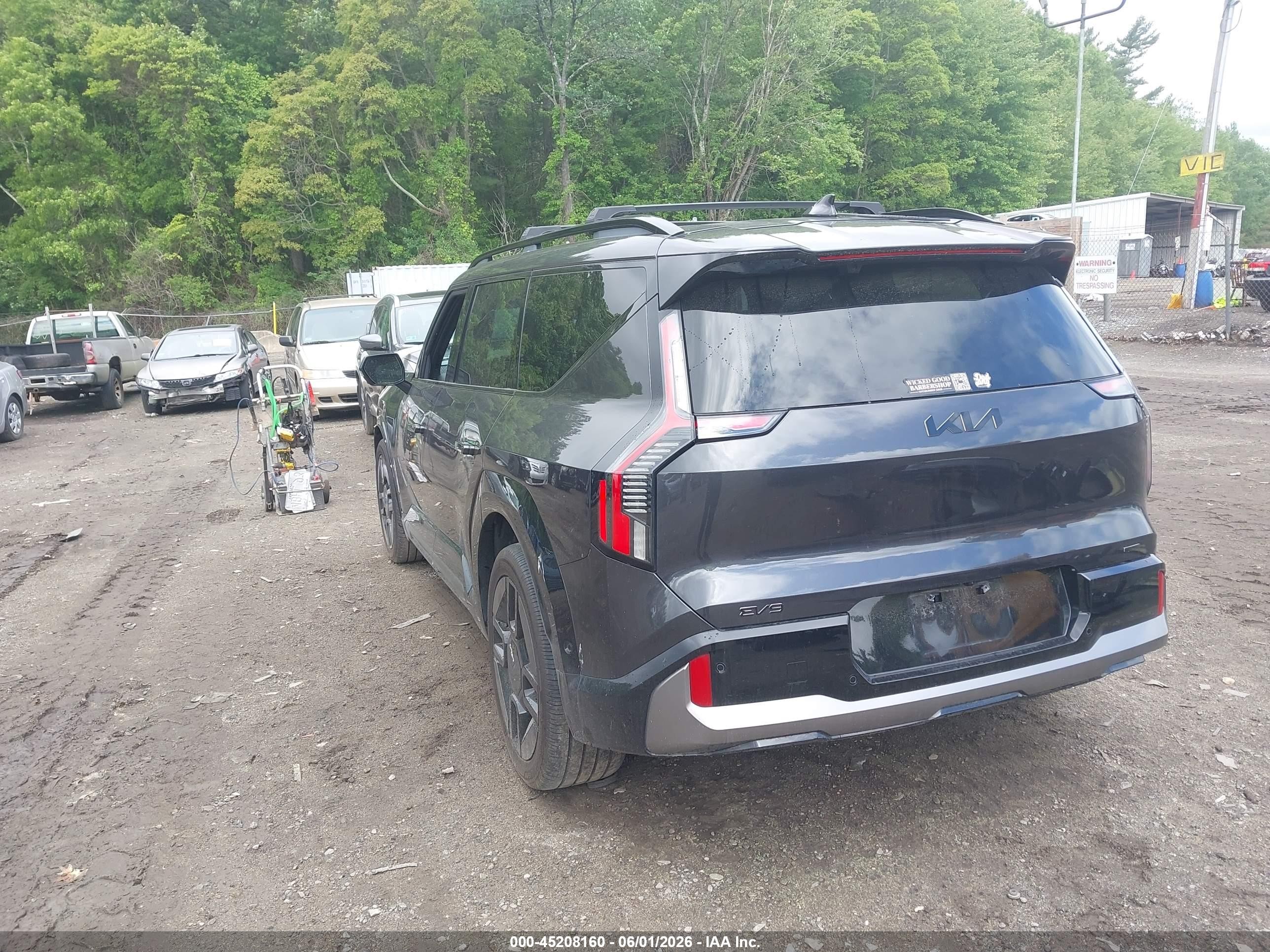 2025 Kia EV9 VIN KNDAEFS51S6054750 IAAI salvage auction — Unknown, Salvage (Massachusetts), sold $21,300 on 2026-09-13 (photo 3)