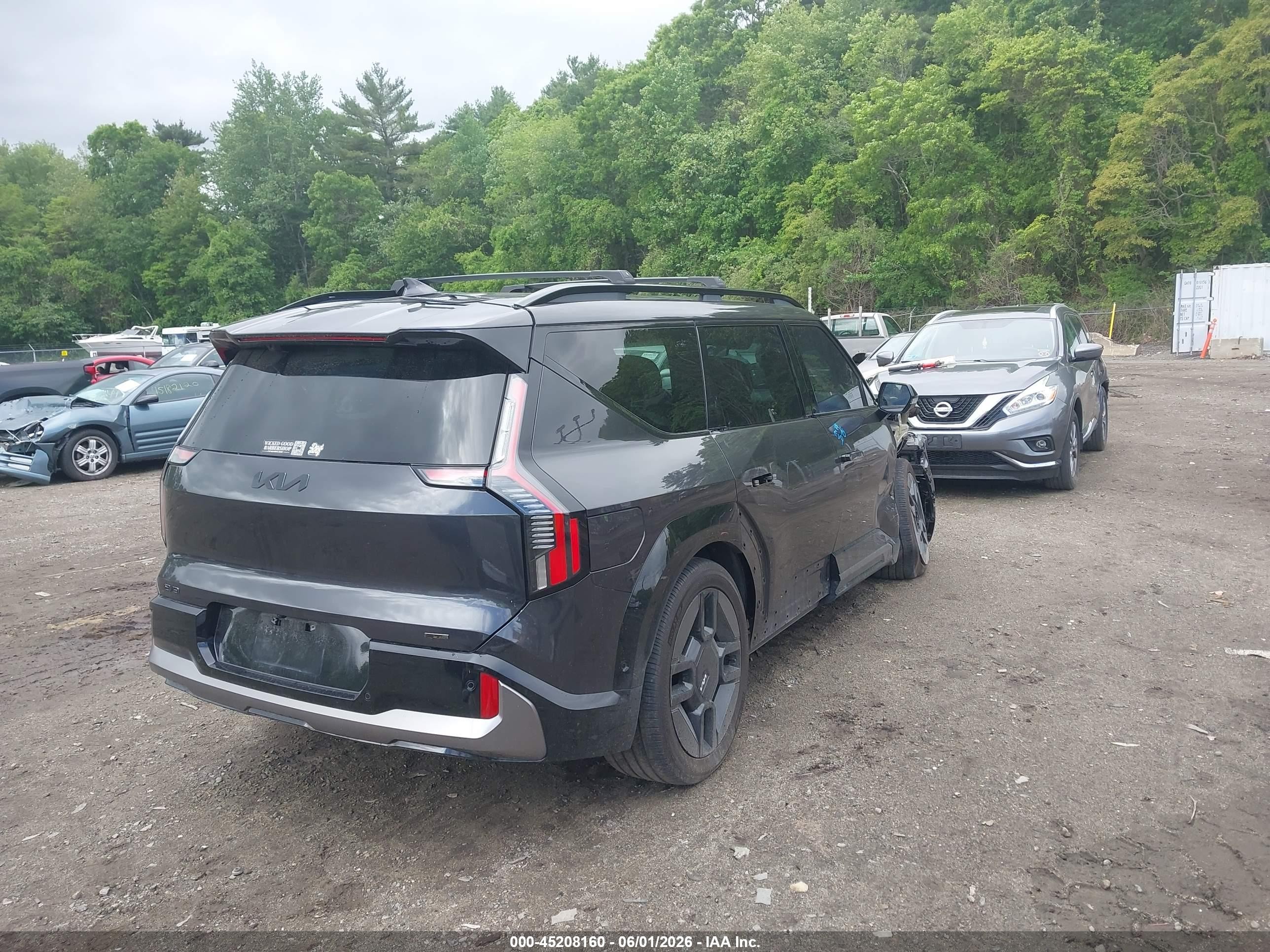 2025 Kia EV9 VIN KNDAEFS51S6054750 IAAI salvage auction — Unknown, Salvage (Massachusetts), sold $21,300 on 2026-09-13 (photo 4)