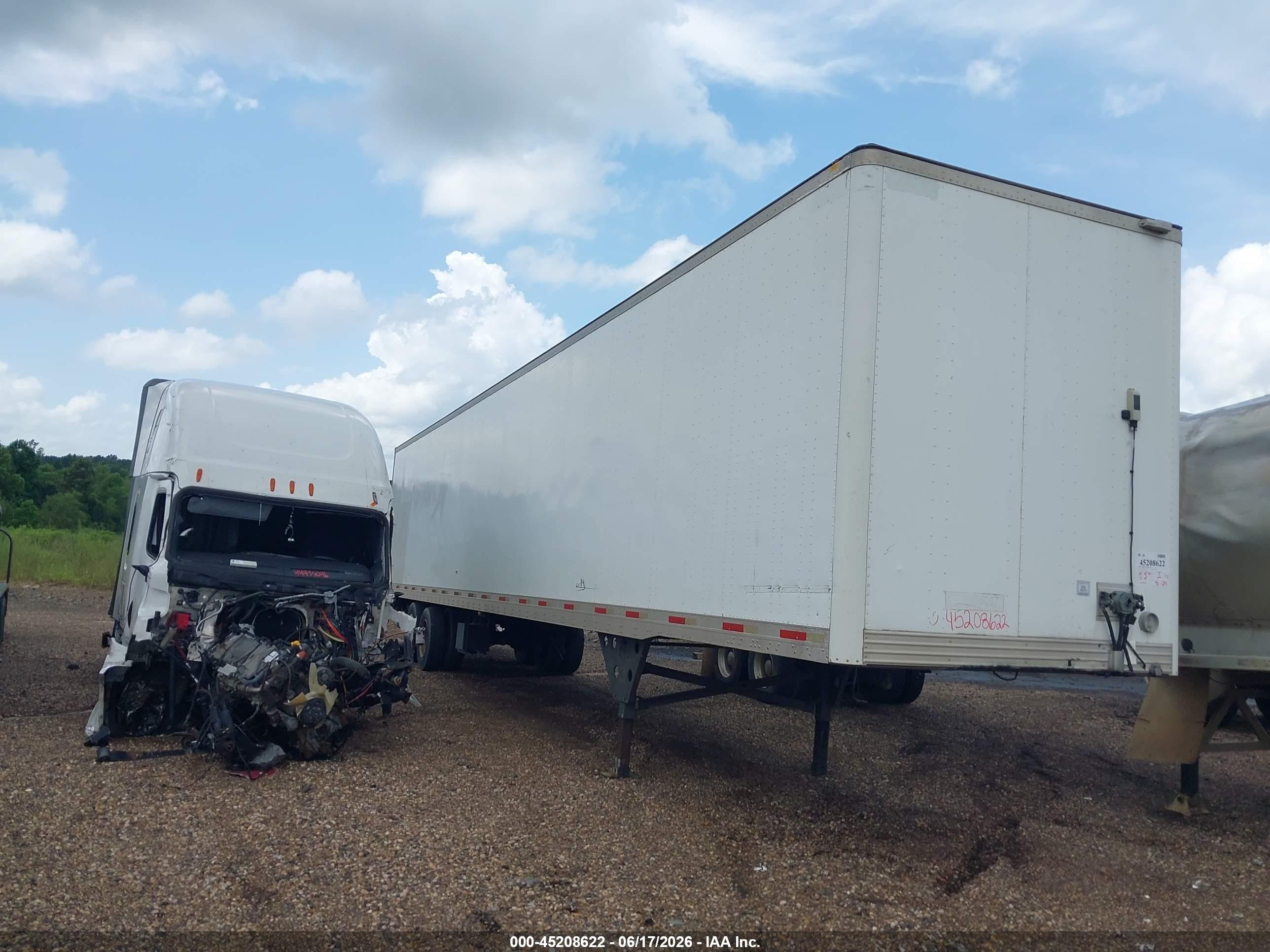 2006 Utility Trailer Mfg Unknown VIN 1UYVS25376P913807 IAAI salvage auction — Rear End, Clear (Mississippi), sold $575 on 2026-09-09 (photo 1)