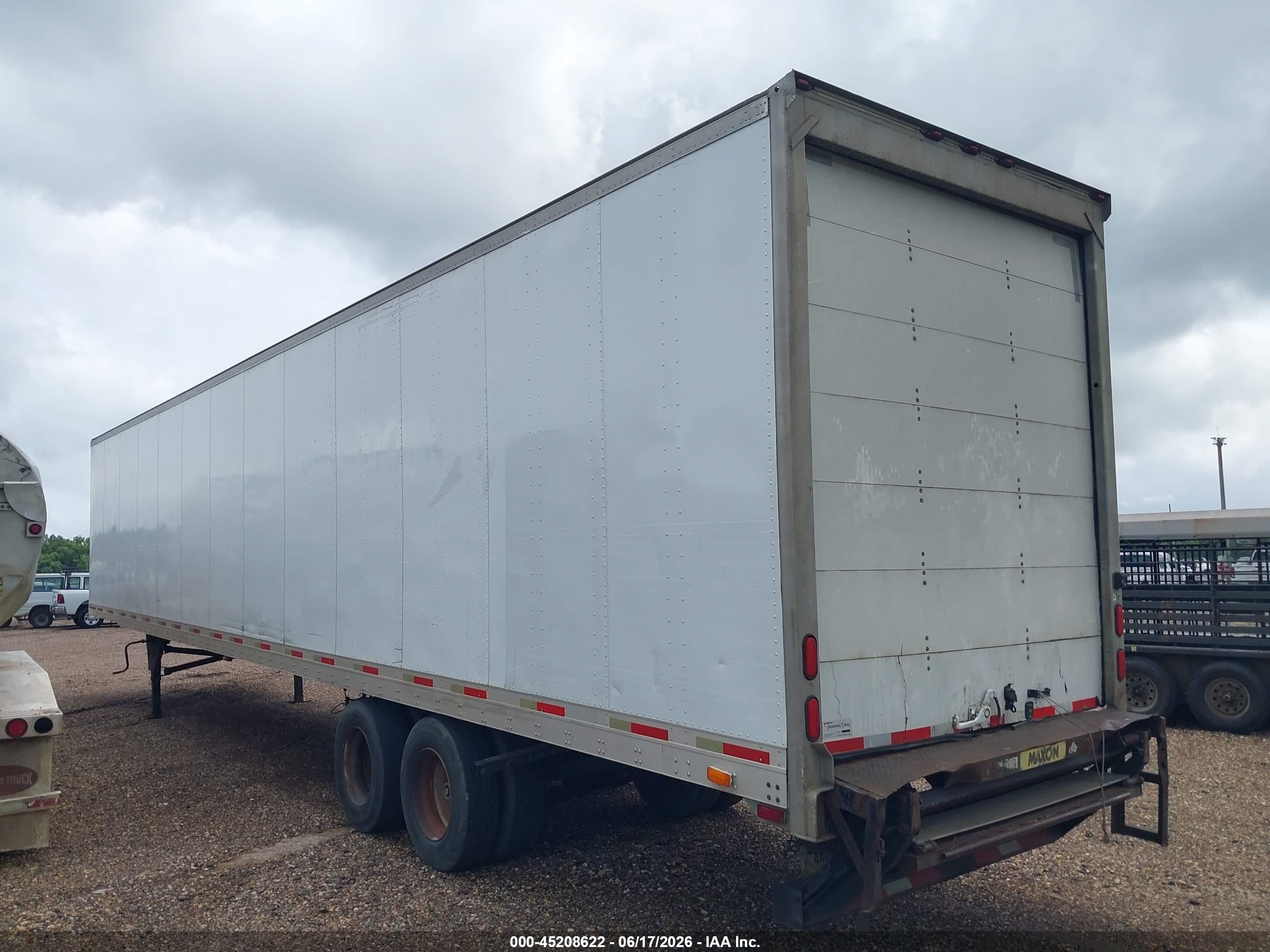 2006 Utility Trailer Mfg Unknown VIN 1UYVS25376P913807 IAAI salvage auction — Rear End, Clear (Mississippi), sold $575 on 2026-09-09 (photo 3)