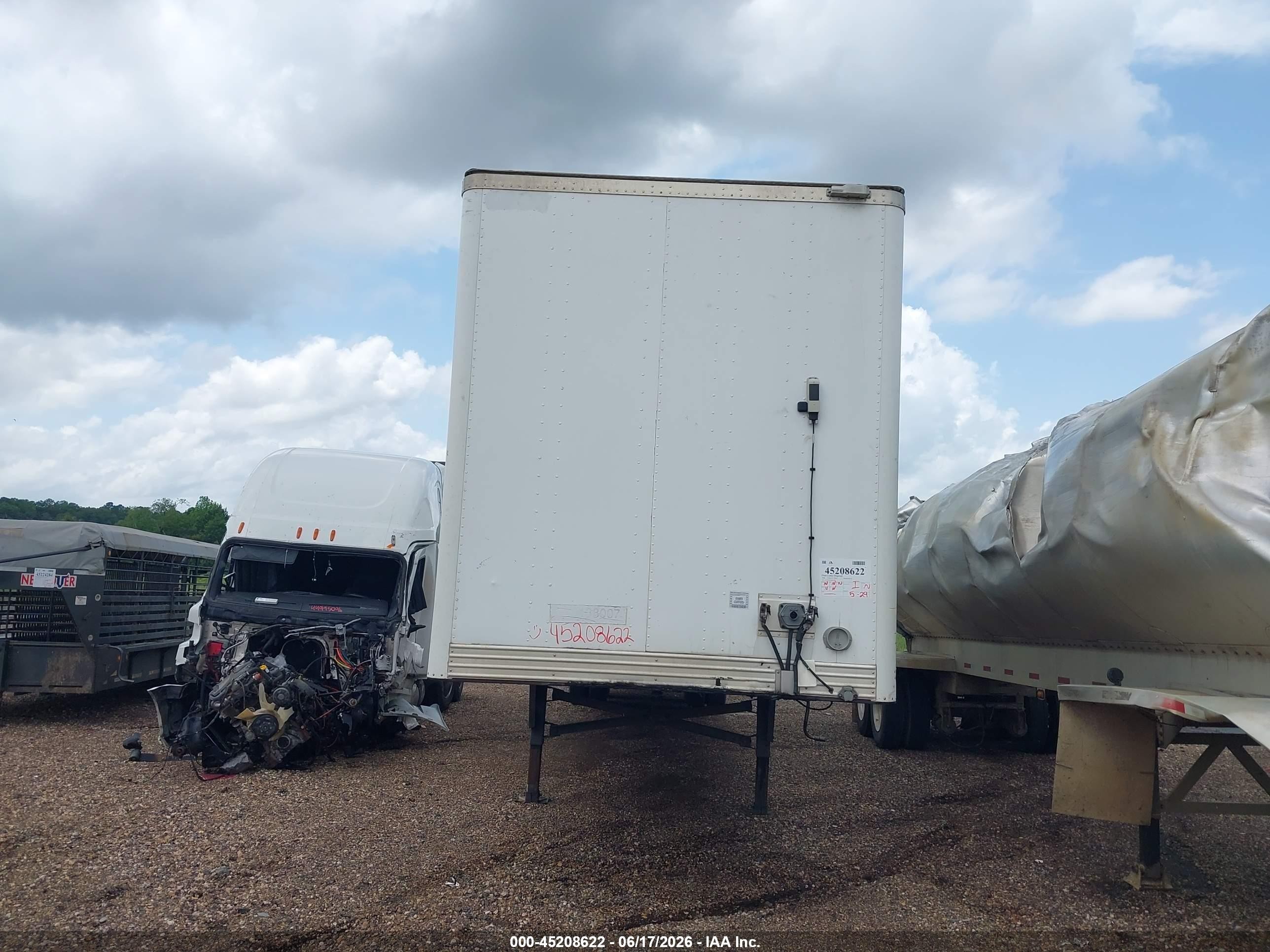 2006 Utility Trailer Mfg Unknown VIN 1UYVS25376P913807 IAAI salvage auction — Rear End, Clear (Mississippi), sold $575 on 2026-09-09 (photo 5)