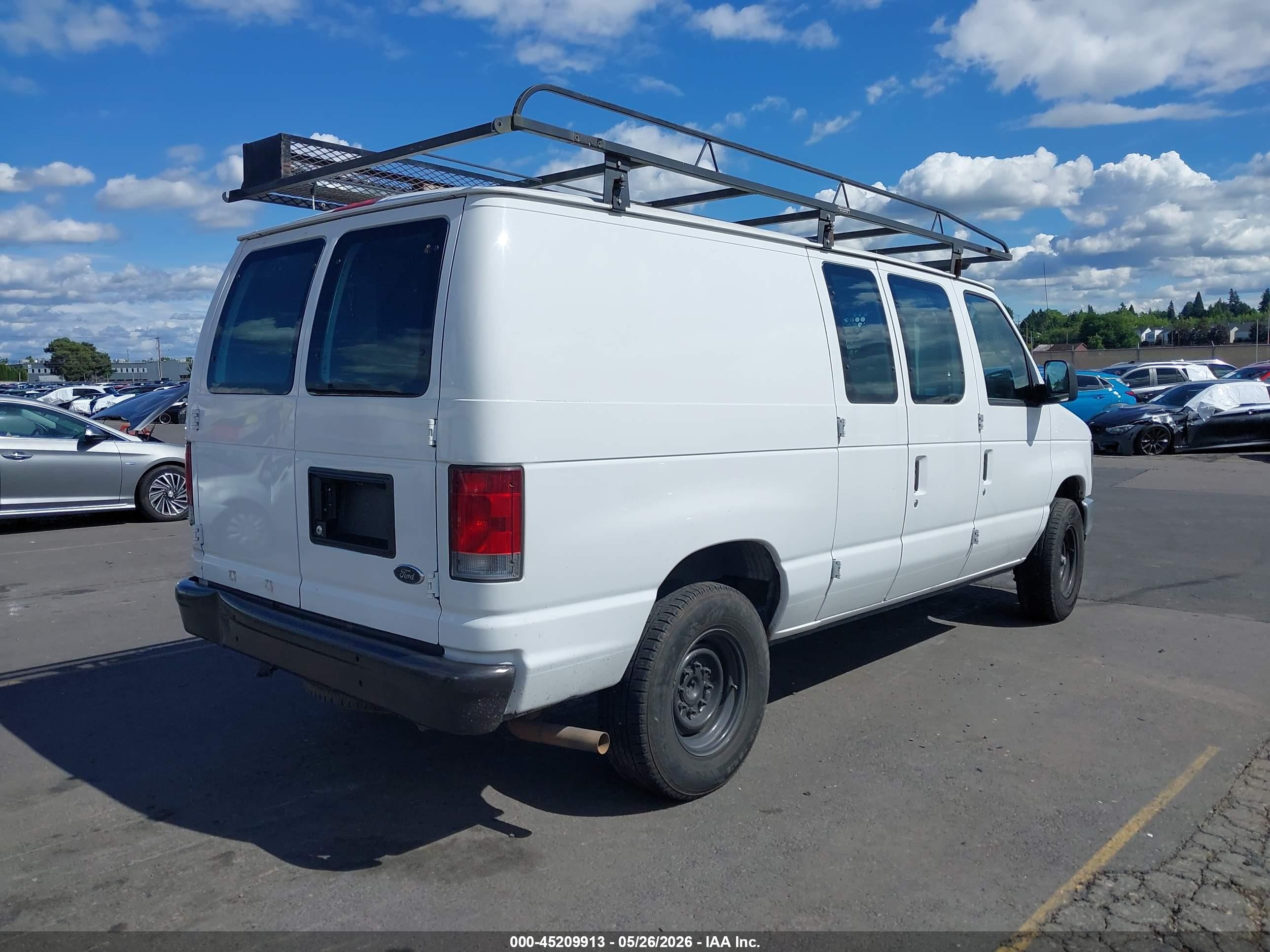 2013 Ford E-250 VIN 1FTNE2EW6DDA47306 IAAI salvage auction — Side, Salvage (Oregon), sold $1,300 on 2026-07-03 (photo 4)