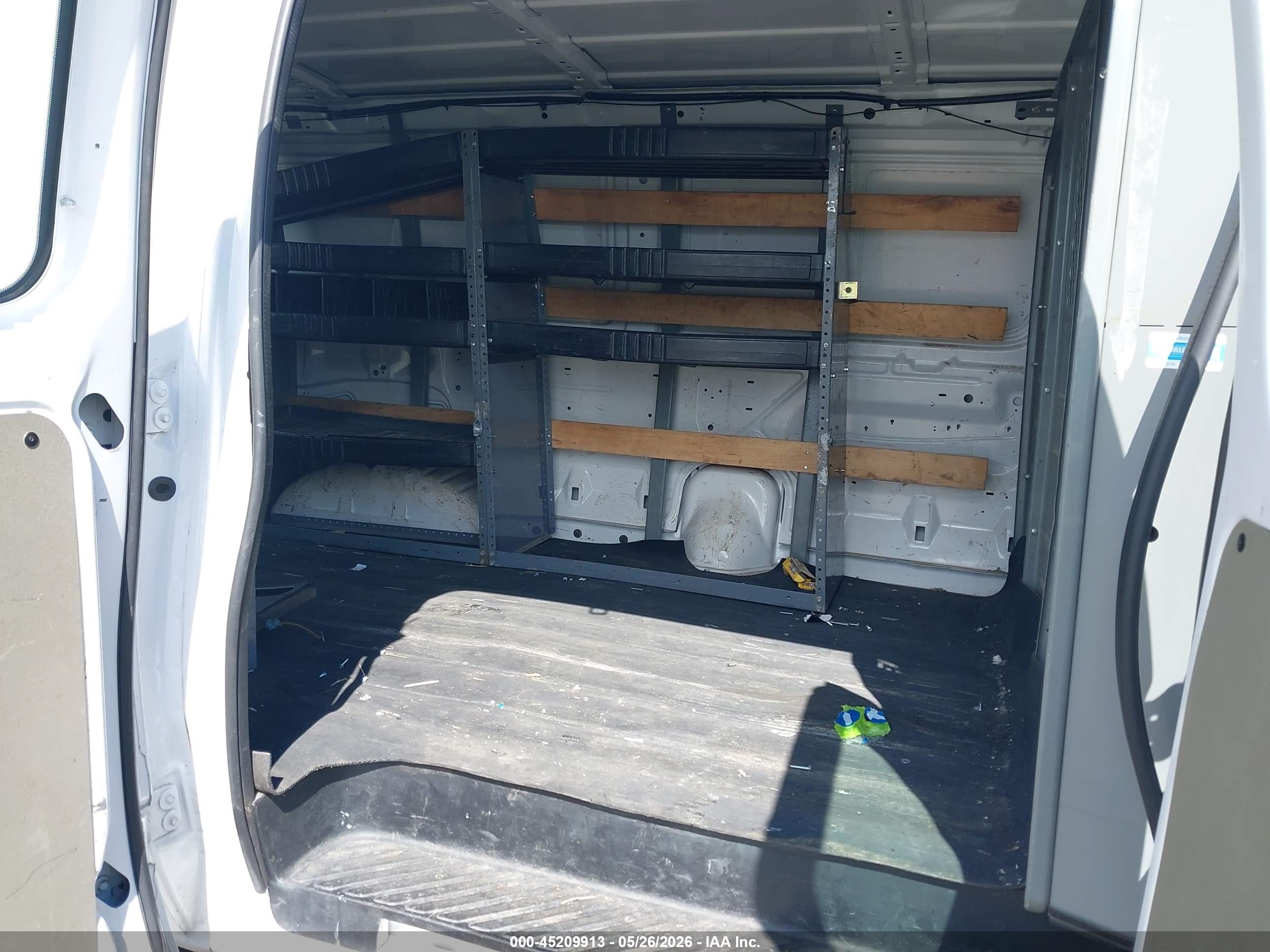 2013 Ford E-250 VIN 1FTNE2EW6DDA47306 IAAI salvage auction — Side, Salvage (Oregon), sold $1,300 on 2026-07-03 (photo 8)
