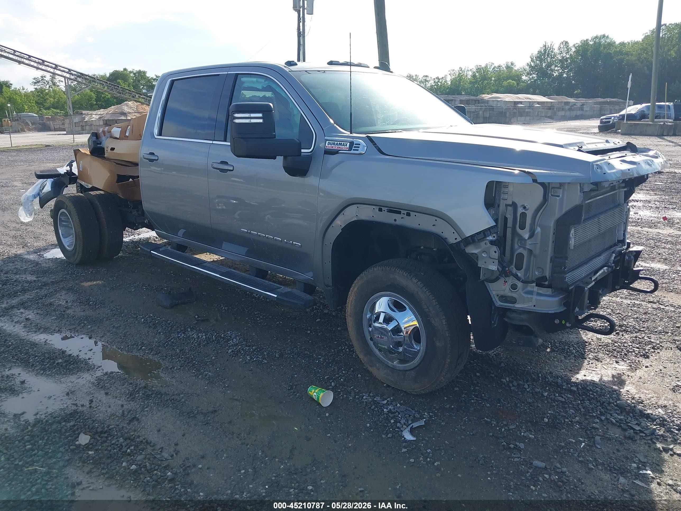 2025 GMC Sierra 3500 HD VIN 1GD4UTEY2SF187937 — IAAI salvage auction photo