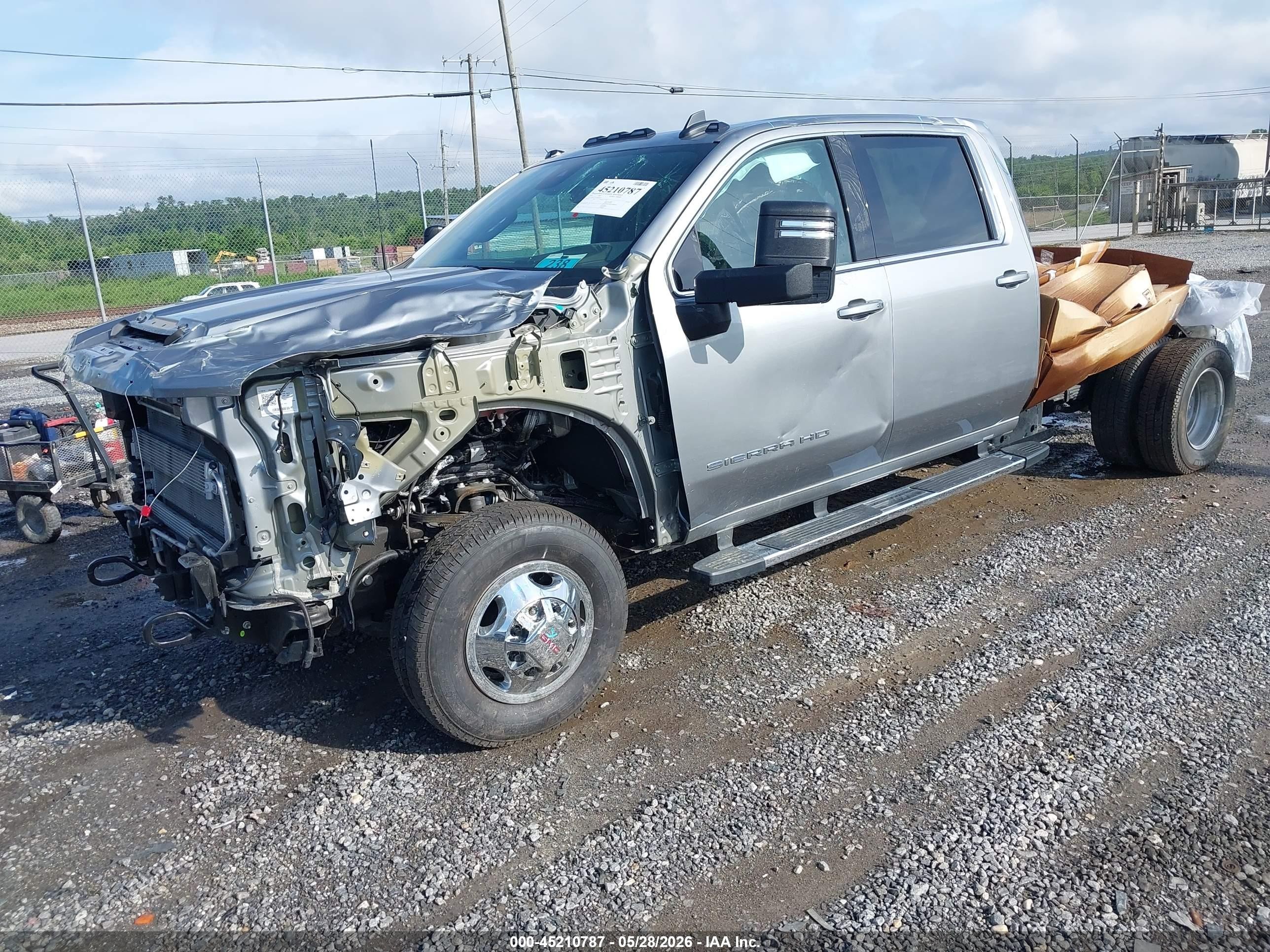 2025 Gmc VIN 1GD4UTEY2SF187937 IAAI salvage auction — Front End, Salvage (North Carolina), sold $22,550 on 2026-08-07 (photo 2)