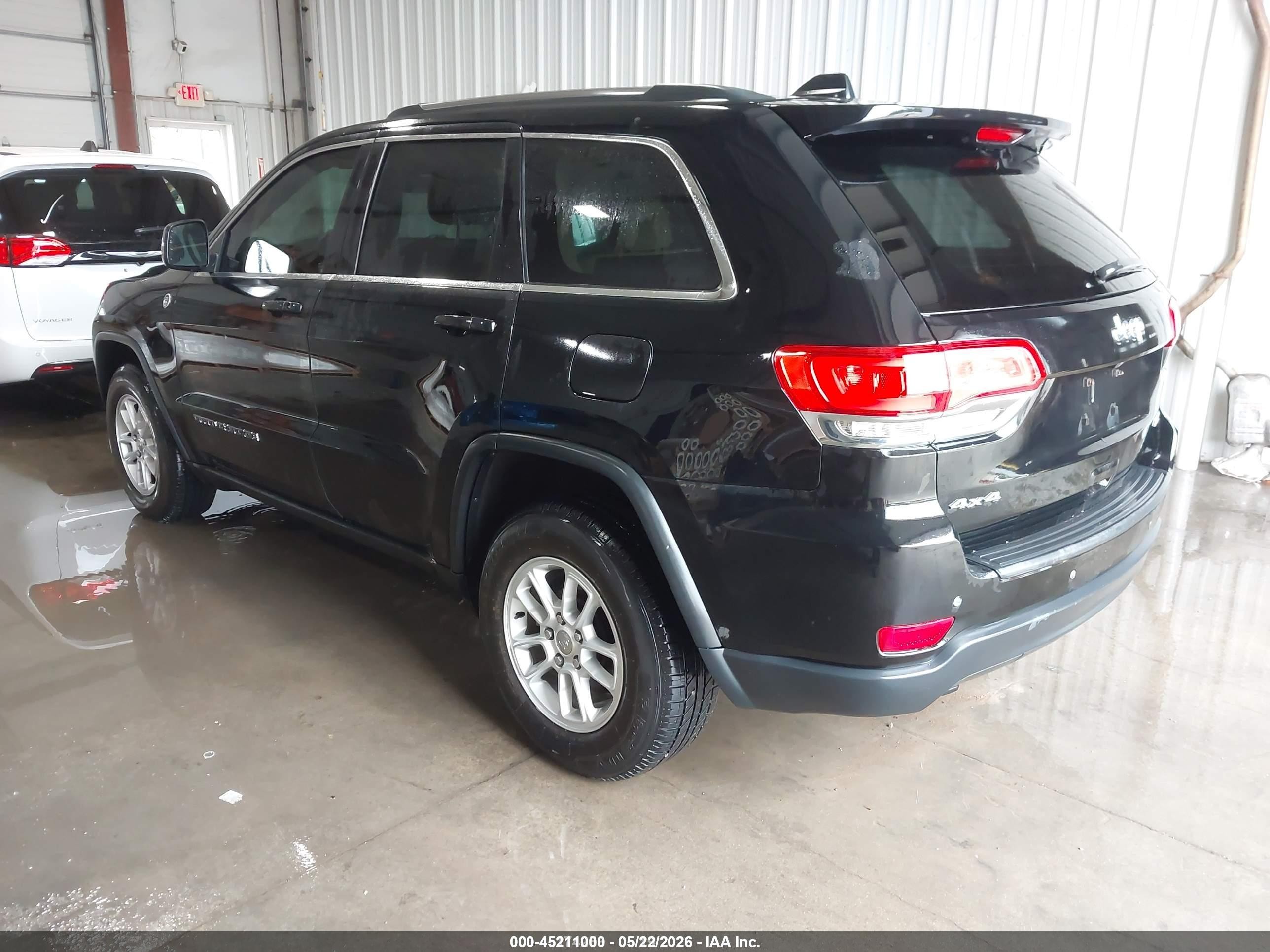 2018 Jeep Grand Cherokee VIN 1C4RJFAG5JC177467 IAAI salvage auction — Hail, SF97 (Kansas), sold $11,250 on 2026-07-09 (photo 3)
