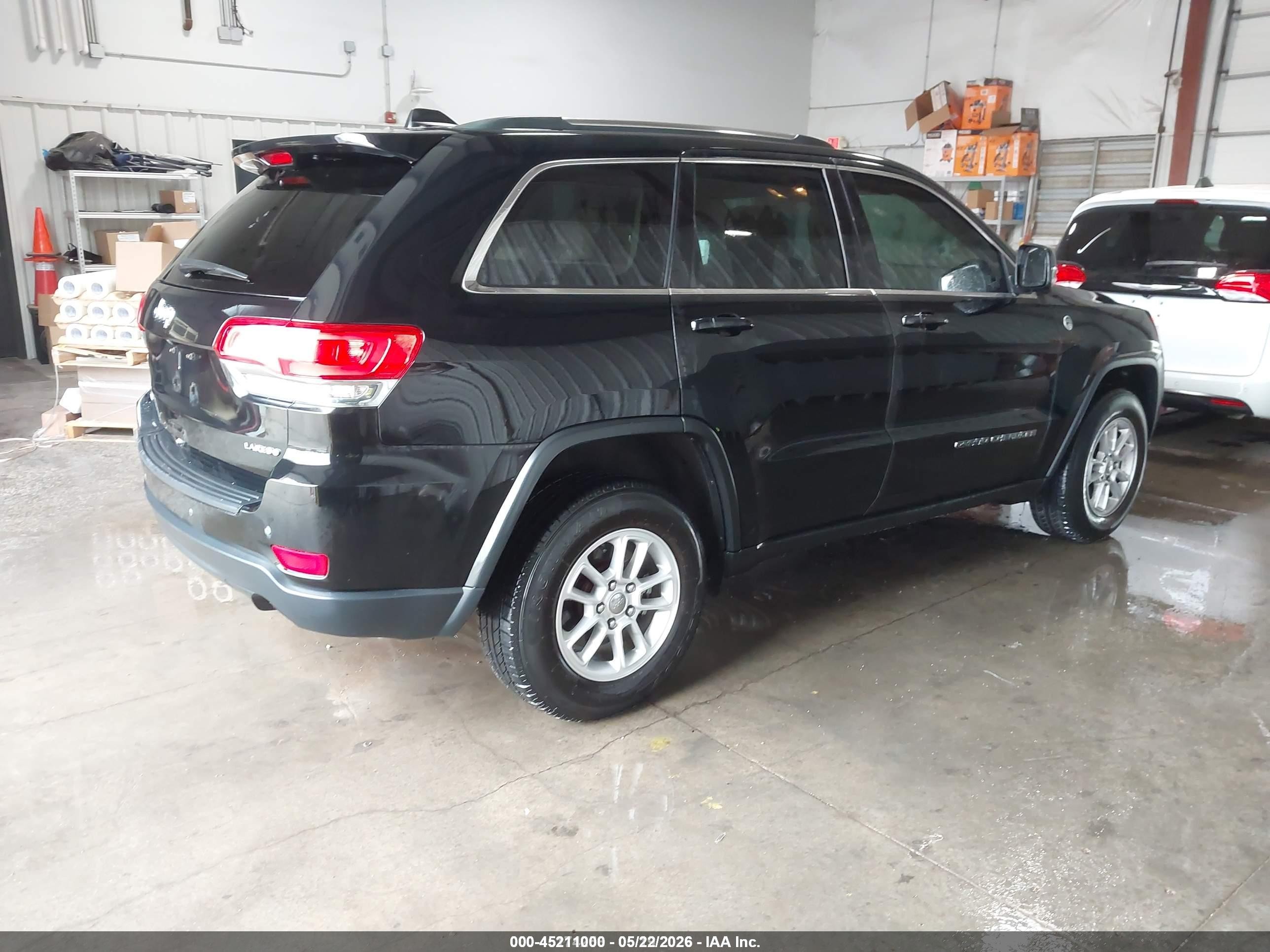 2018 Jeep Grand Cherokee VIN 1C4RJFAG5JC177467 IAAI salvage auction — Hail, SF97 (Kansas), sold $11,250 on 2026-07-09 (photo 4)