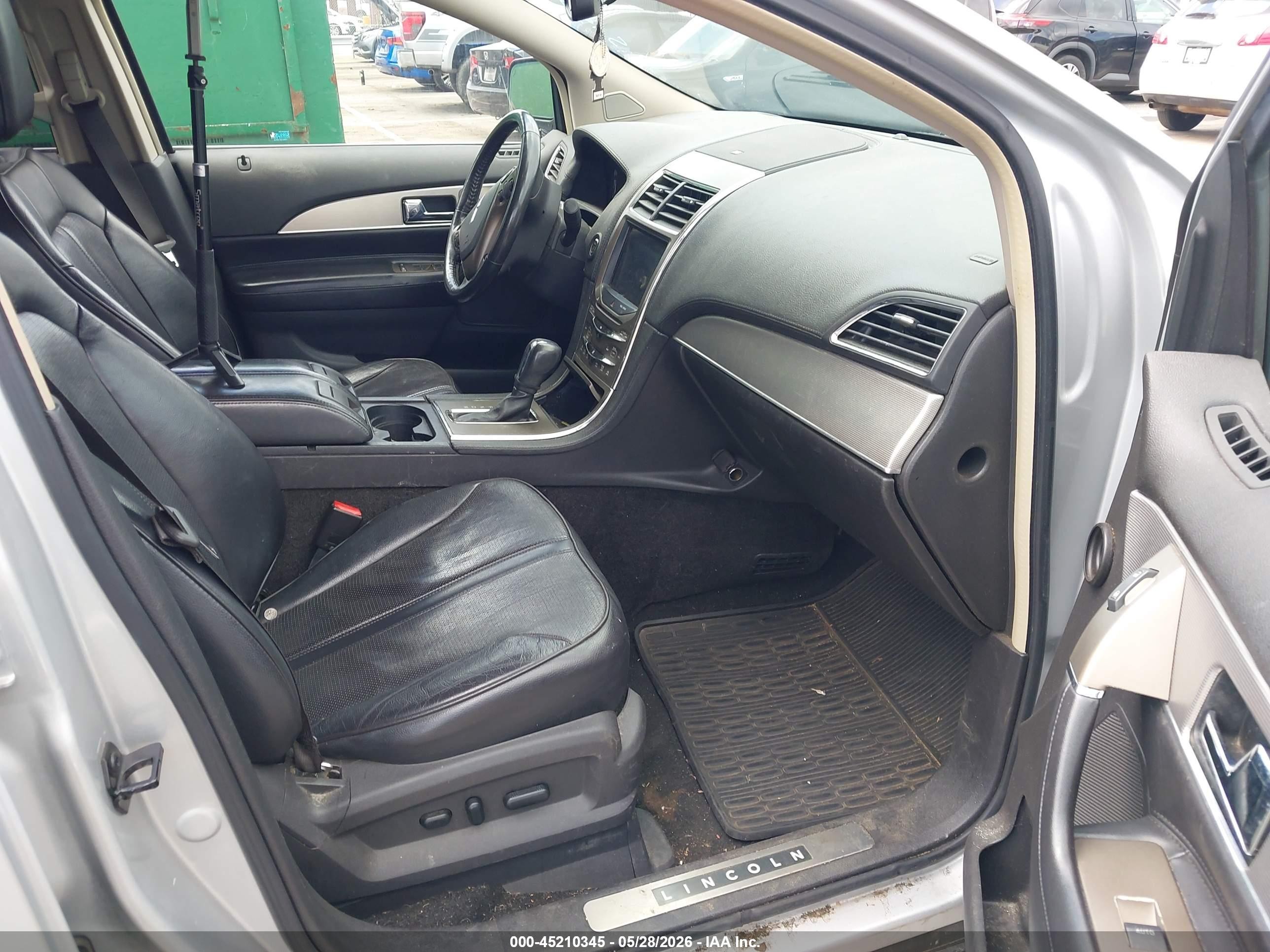 2011 Lincoln Mkx VIN 2LMDJ6JK8BBJ04920 IAAI salvage auction — Rear End, Salvage (North Carolina), sold $625 on 2026-09-11 (photo 5)