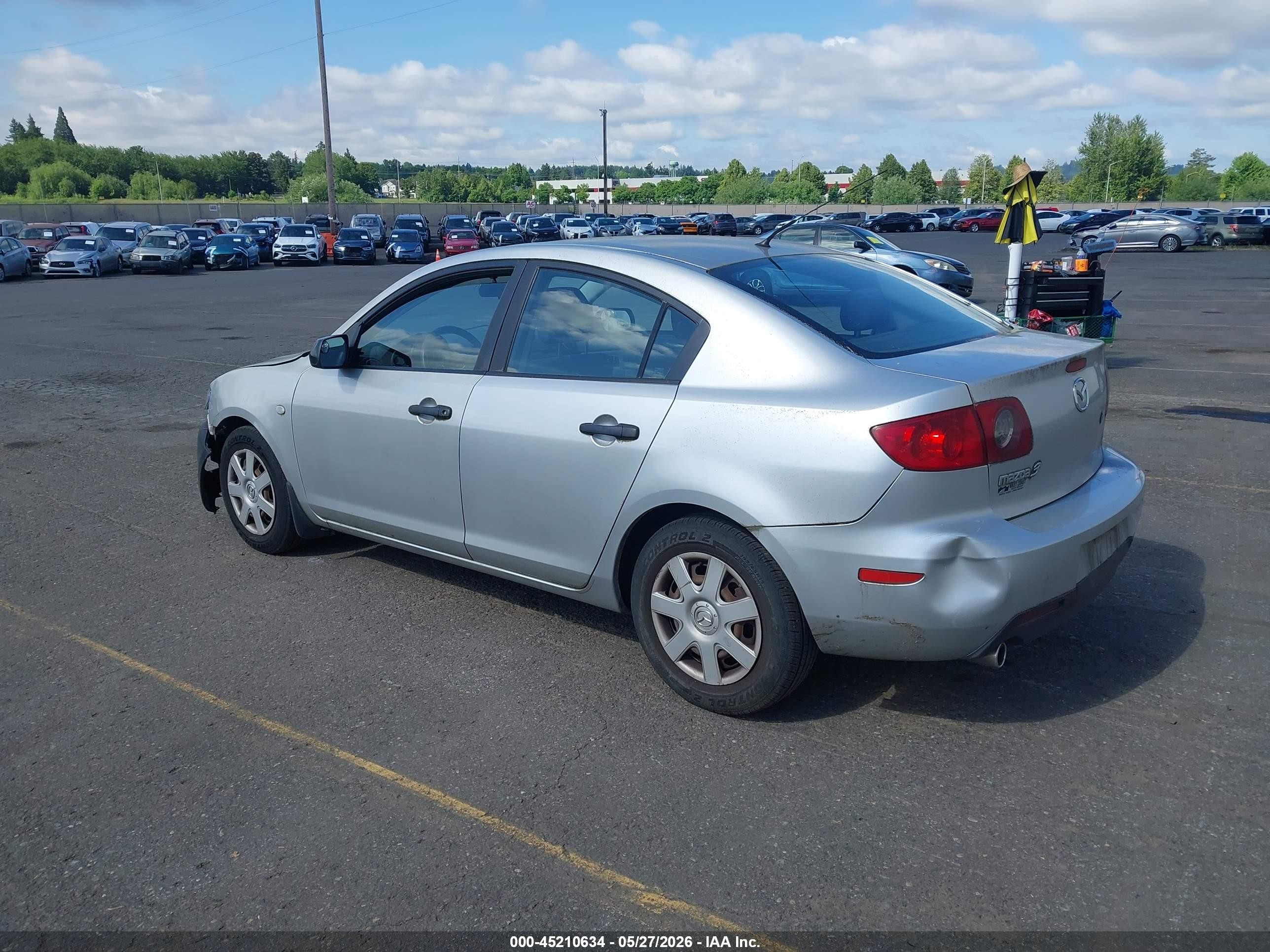 2006 Mazda 3 VIN JM1BK12F261482208 IAAI salvage auction — Side, Salvage (Oregon), sold $100 on 2026-07-09 (photo 3)
