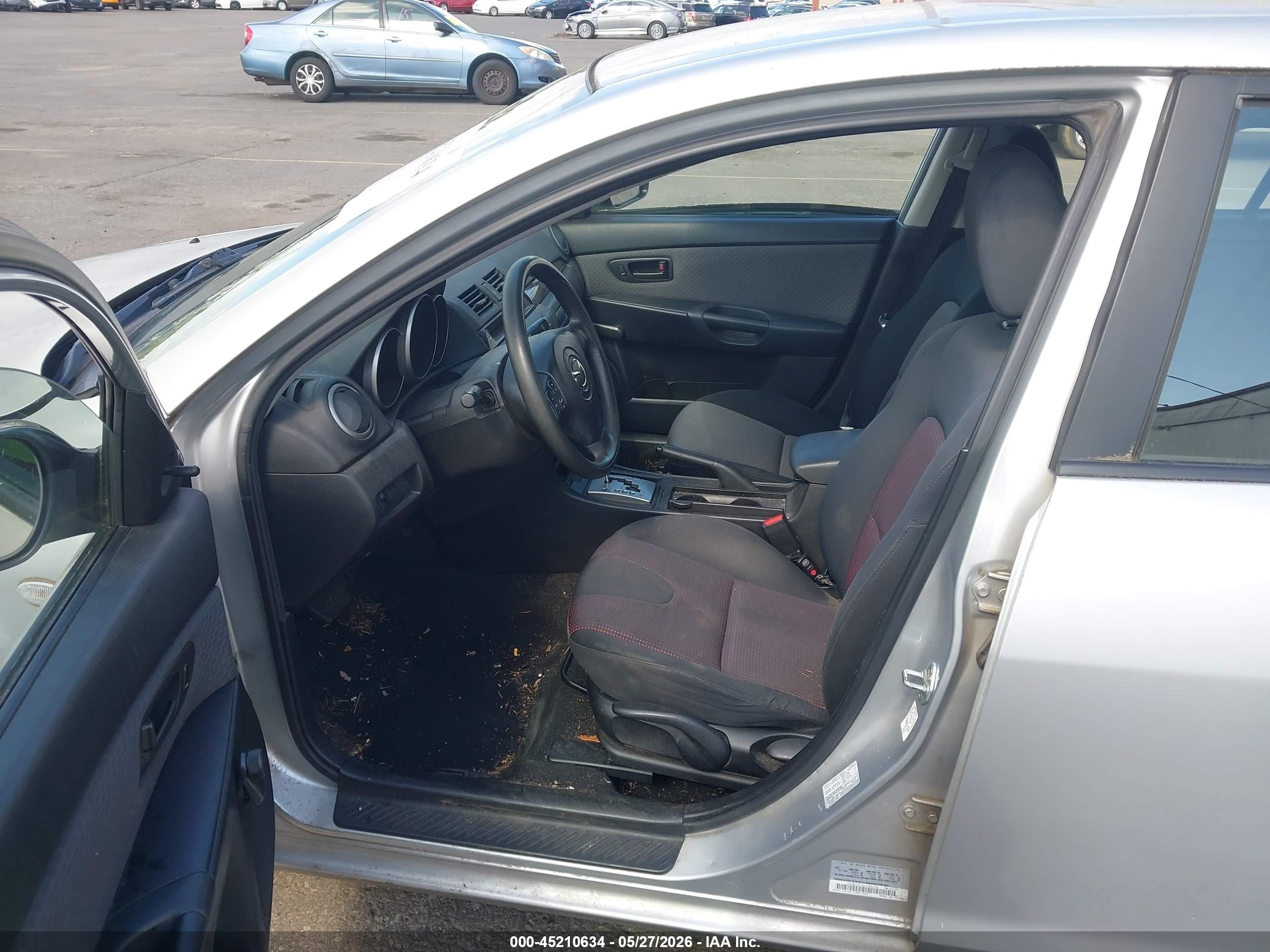 2006 Mazda 3 VIN JM1BK12F261482208 IAAI salvage auction — Side, Salvage (Oregon), sold $100 on 2026-07-09 (photo 5)