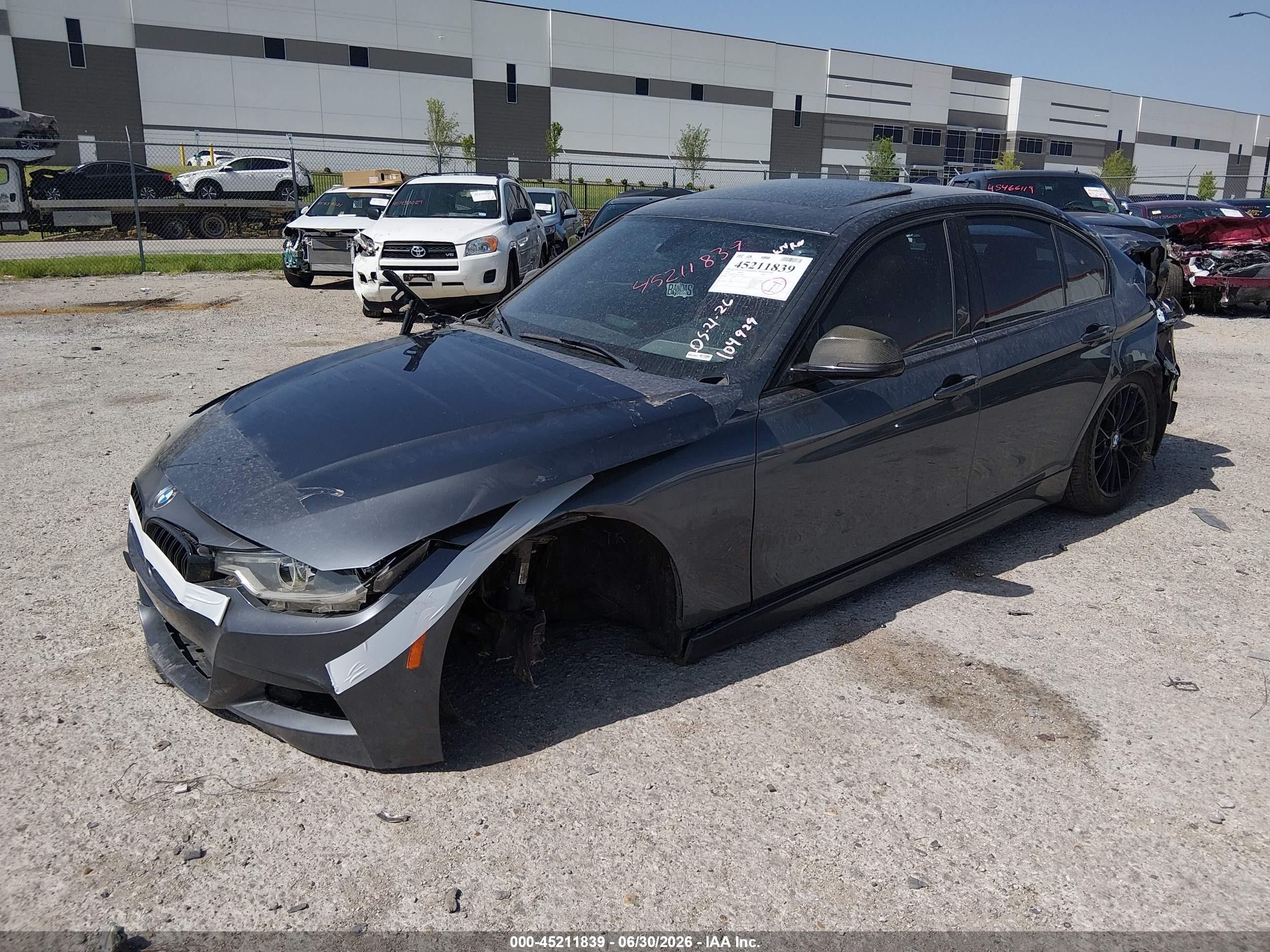 2018 BMW 3er VIN WBA8B7C54JA573005 IAAI salvage auction — Front & Rear, Original (Texas), sold $4,000 on 2026-09-08 (photo 2)