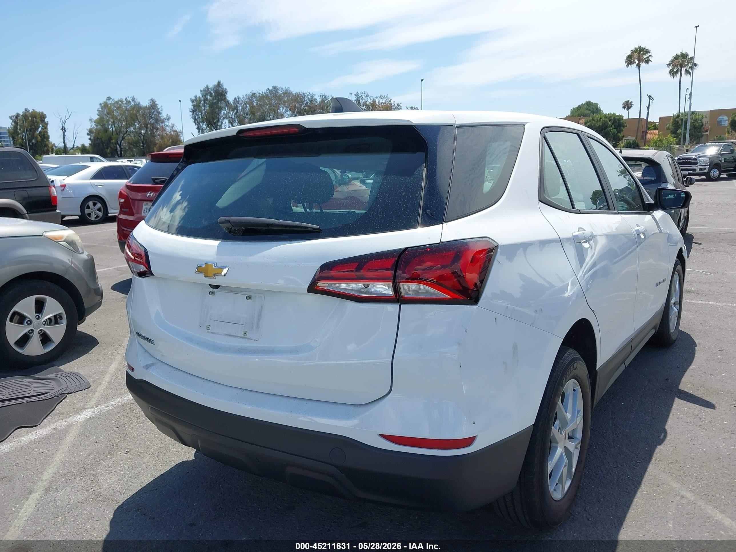 2024 Chevrolet Equinox VIN 3GNAXHEG3RL185768 IAAI salvage auction — Unknown, Salvage (California), sold $3,350 on 2026-07-09 (photo 4)