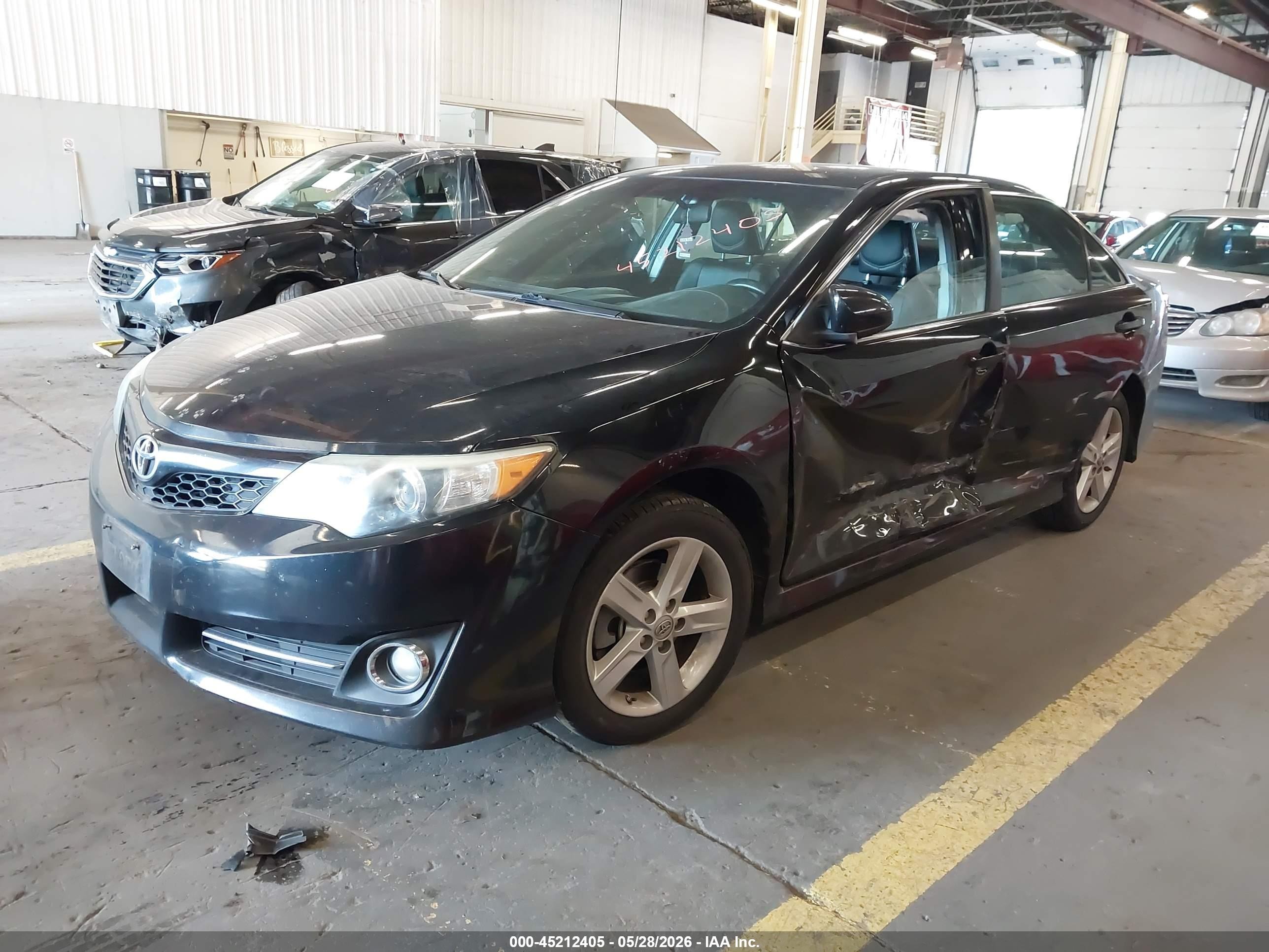 2014 Toyota Camry VIN 4T1BF1FK0EU787095 IAAI salvage auction — Side, Salvage (Oregon), sold $1,700 on 2026-07-09 (photo 2)
