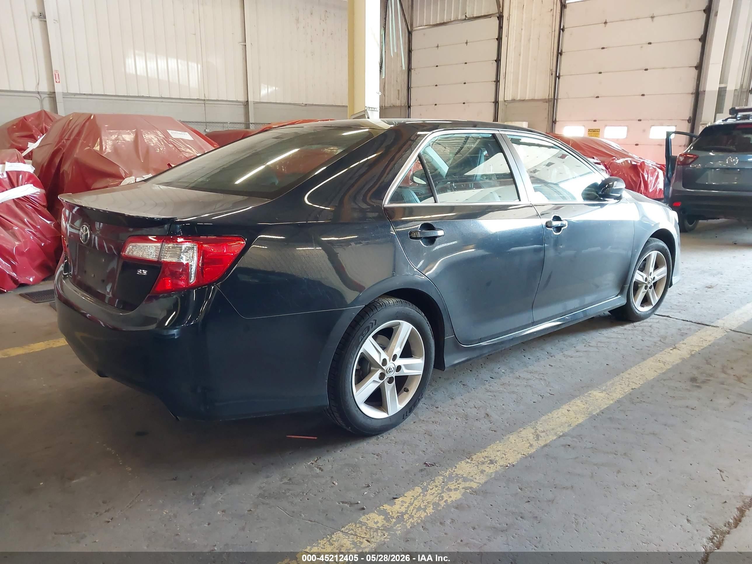 2014 Toyota Camry VIN 4T1BF1FK0EU787095 IAAI salvage auction — Side, Salvage (Oregon), sold $1,700 on 2026-07-09 (photo 4)