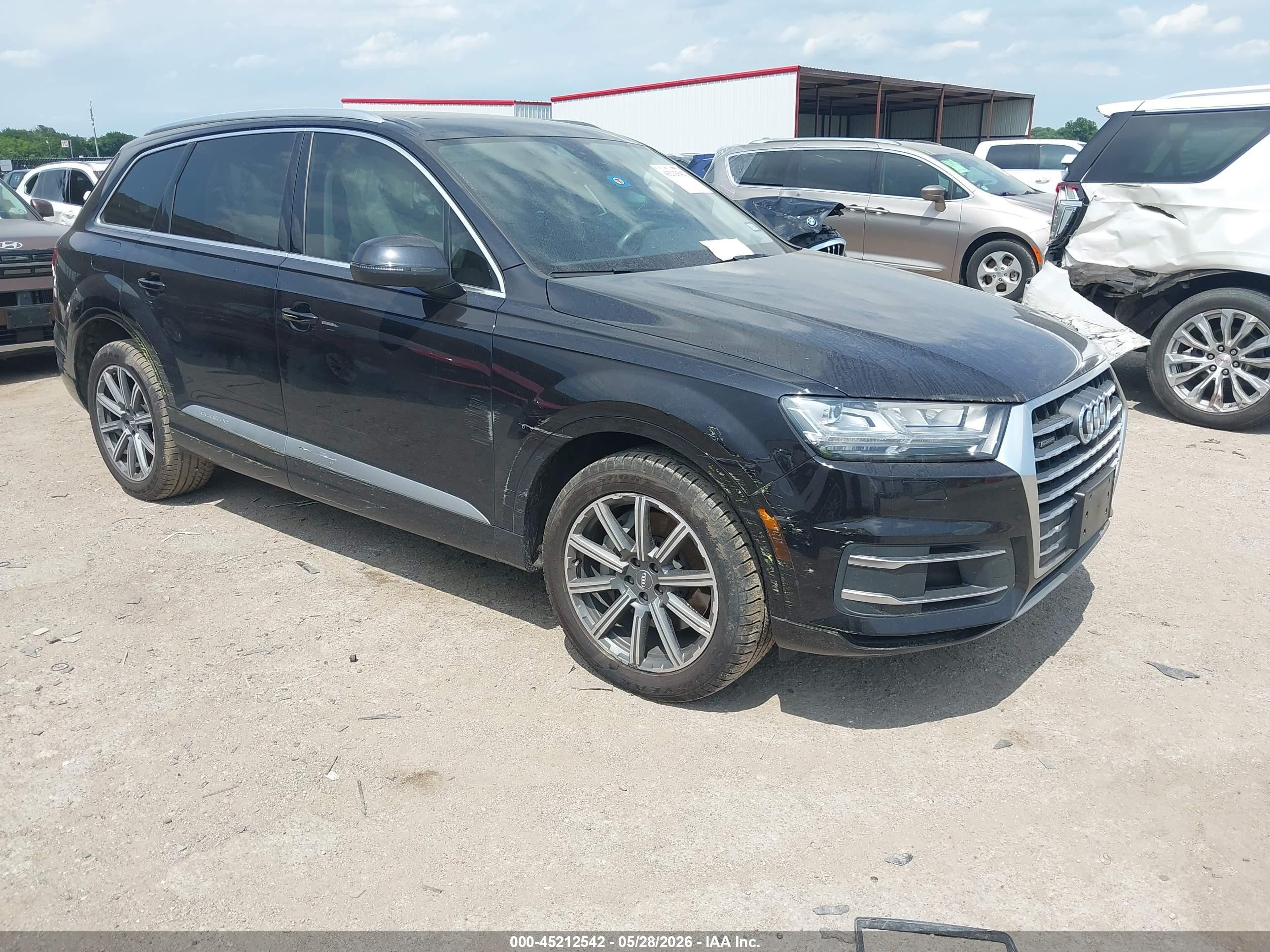 2019 Audi Q7 VIN WA1LAAF75KD036034 IAAI salvage auction — Side, Original (Texas), sold $5,300 on 2026-07-09 (photo 1)