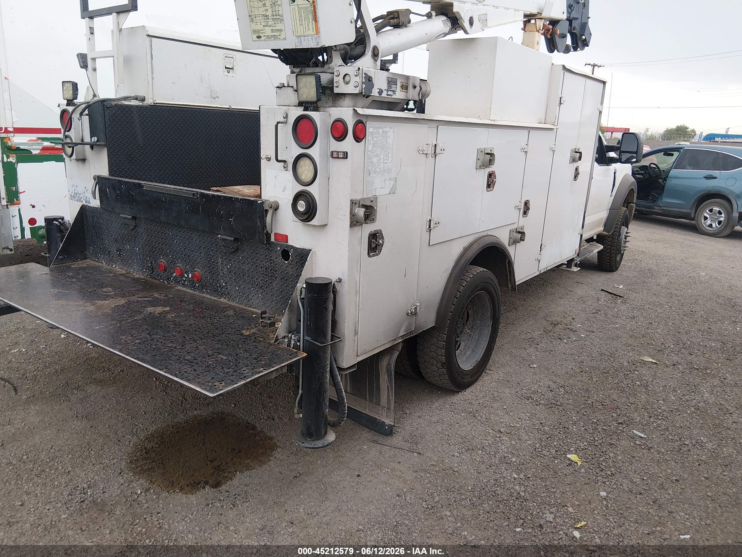 2021 Ford F-550 chassis VIN 1FDUF5GN7MDA04796 IAAI salvage auction — Normal Wear, Clear (Arizona), sold $16,750 on 2026-07-08 (photo 4)