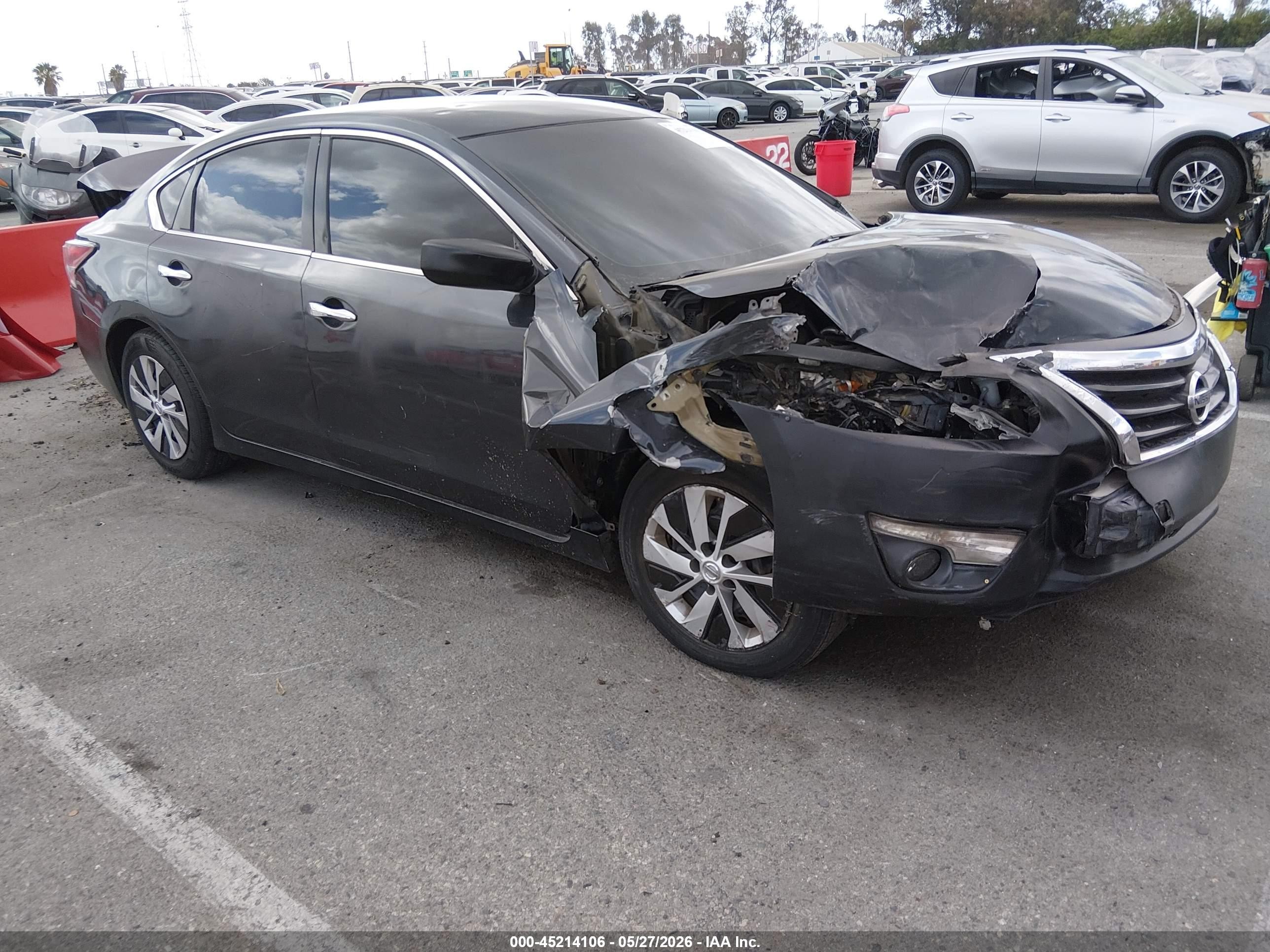 2014 Nissan Altima VIN 1N4AL3AP4EN230486 IAAI salvage auction — Normal Wear, Salvage (California), sold $300 on 2026-07-09 (photo 1)