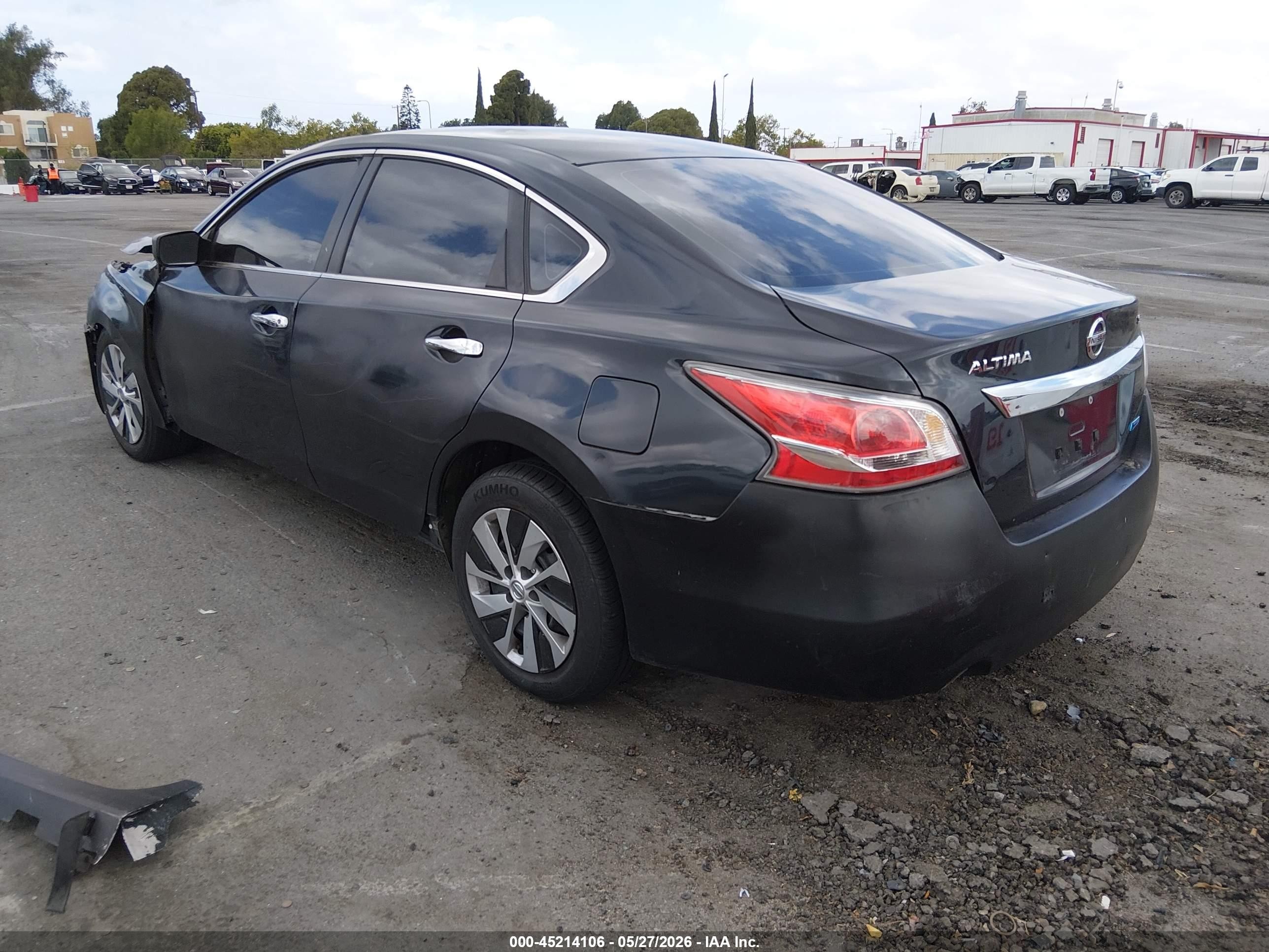 2014 Nissan Altima VIN 1N4AL3AP4EN230486 IAAI salvage auction — Normal Wear, Salvage (California), sold $300 on 2026-07-09 (photo 3)
