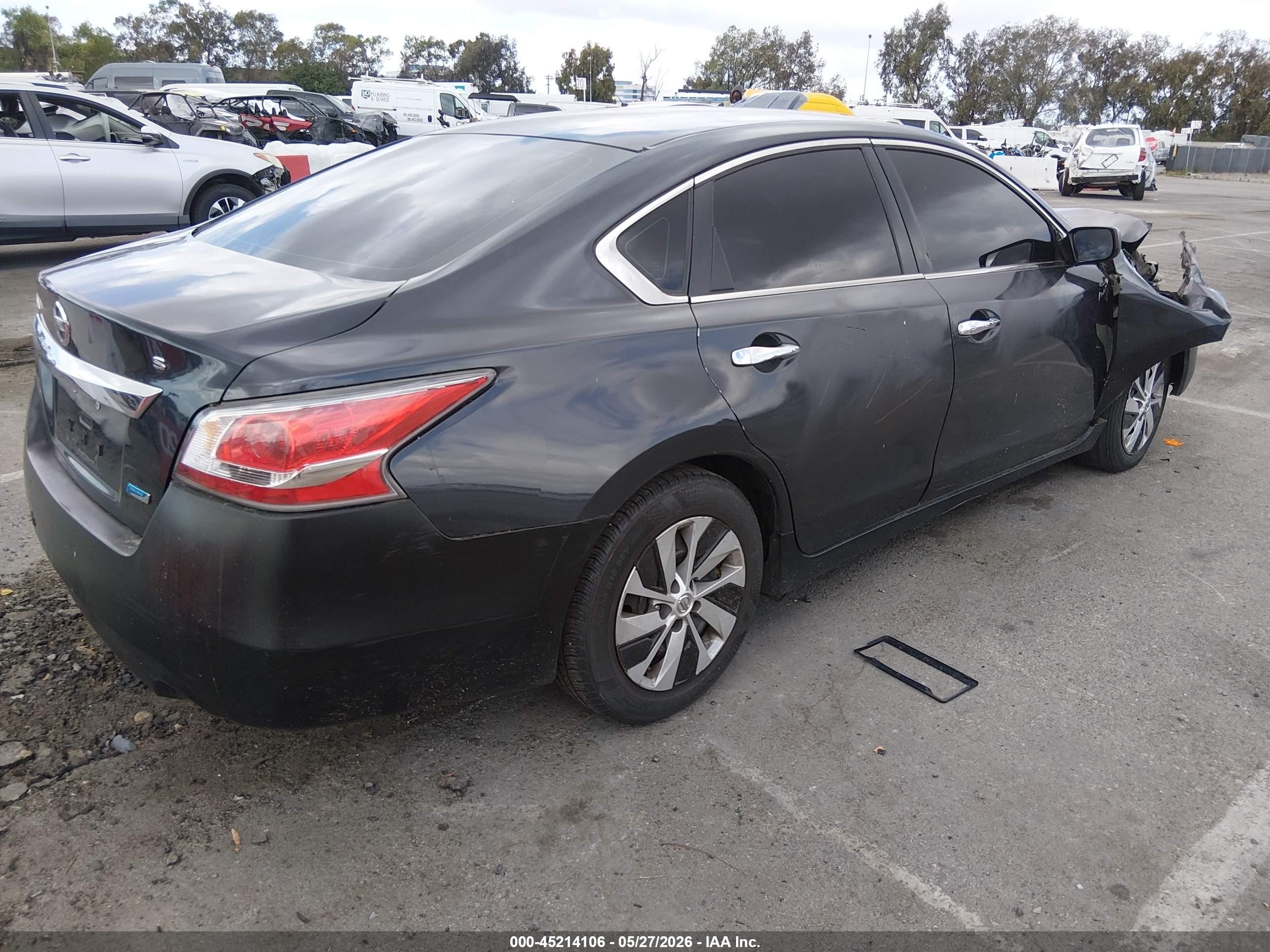 2014 Nissan Altima VIN 1N4AL3AP4EN230486 IAAI salvage auction — Normal Wear, Salvage (California), sold $300 on 2026-07-09 (photo 4)
