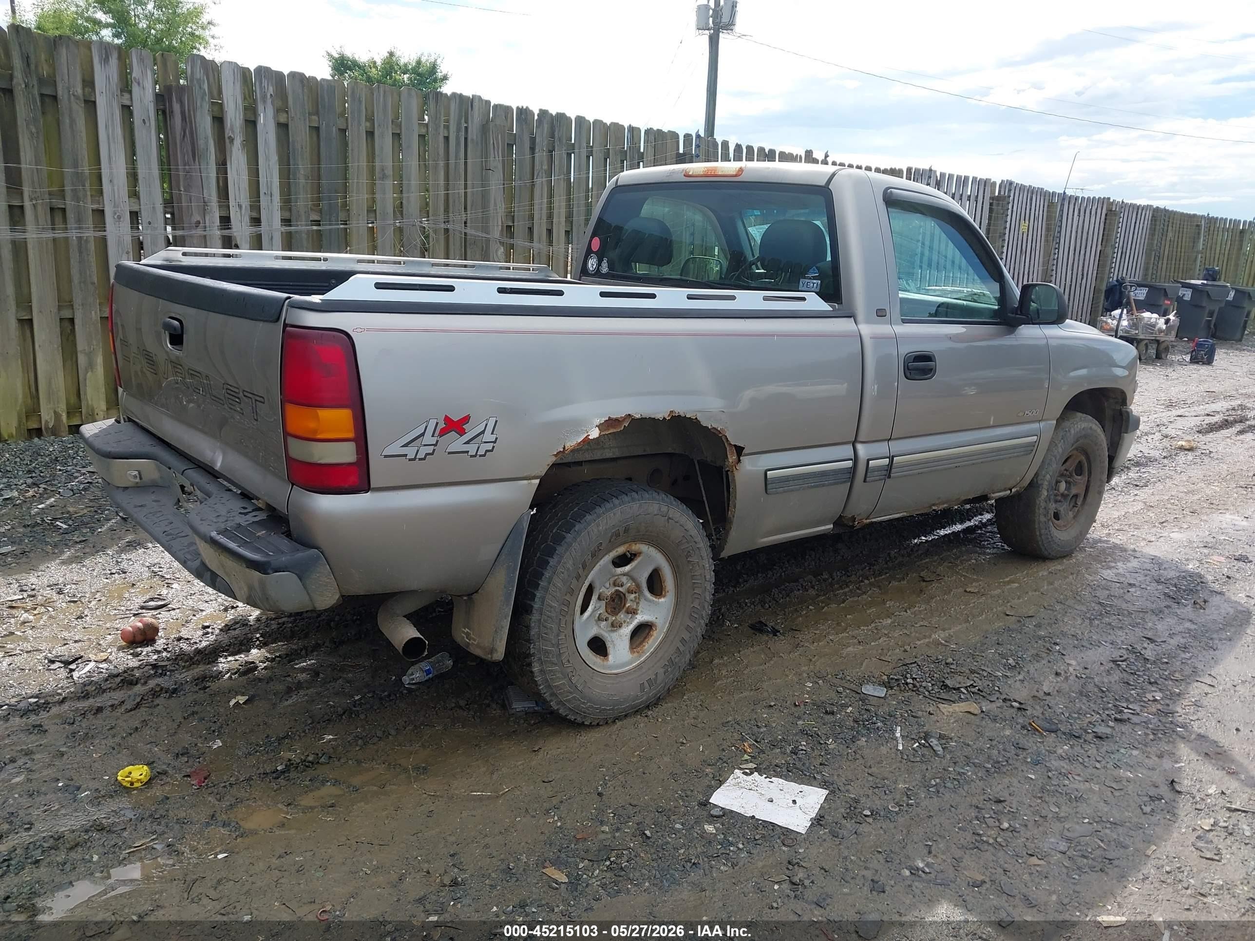 2000 Chevrolet Silverado 1500 VIN 1GCEK14W3YZ353604 IAAI salvage auction — Normal Wear, Clear (Virginia), sold $625 on 2026-07-12 (photo 4)