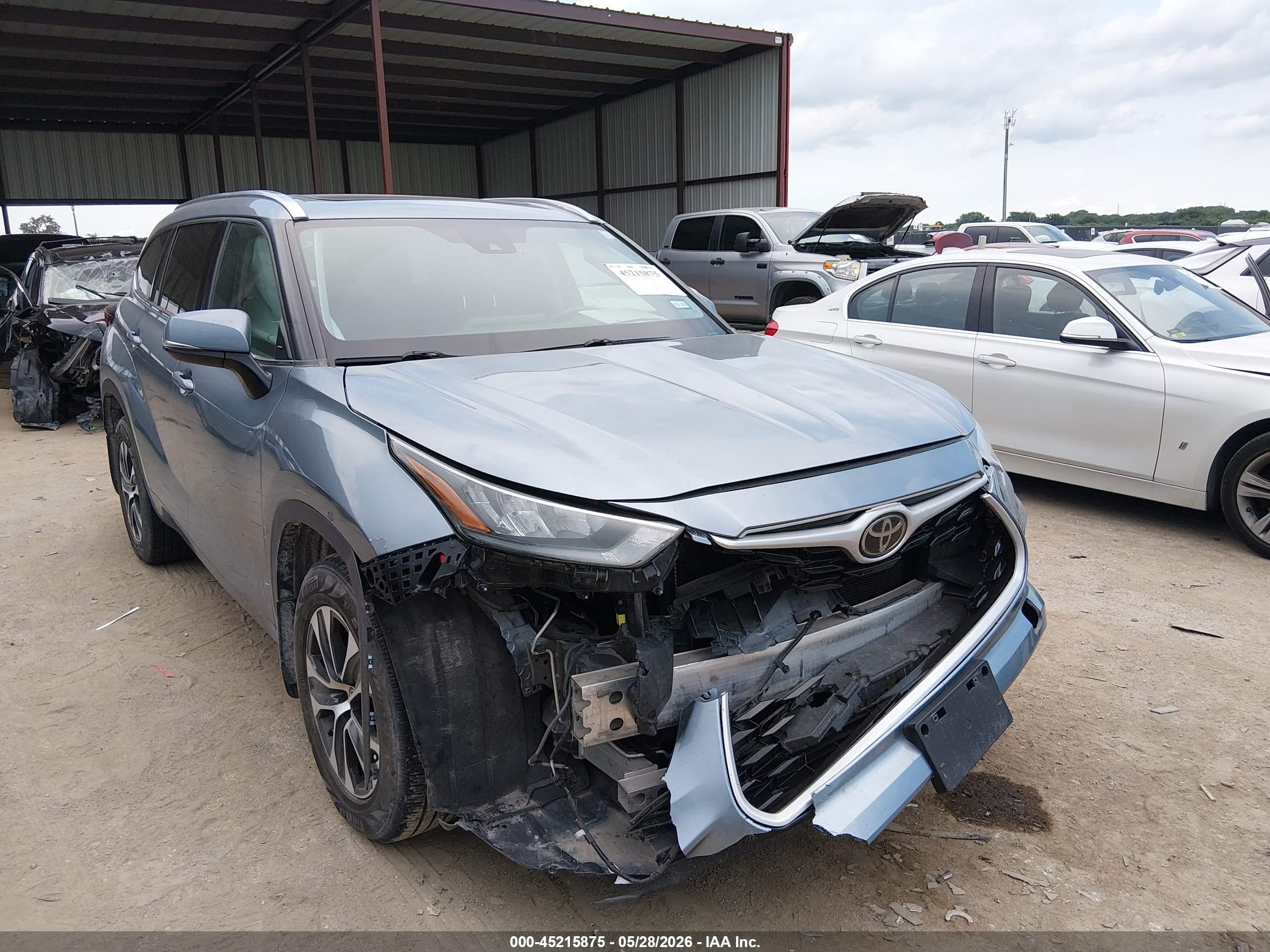 2020 Toyota Highlander VIN 5TDGZRBHXLS017708 — IAAI salvage auction photo