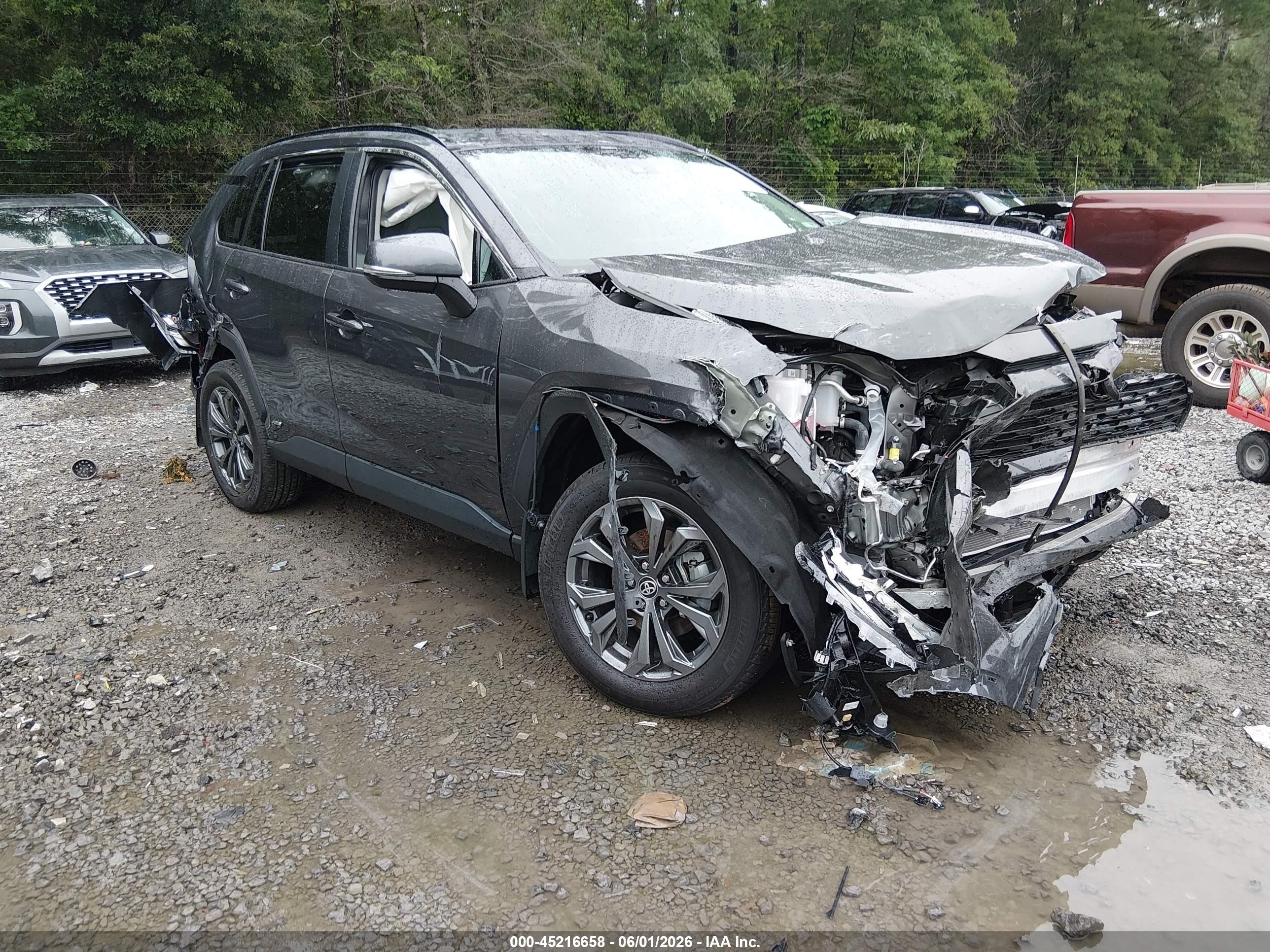 2025 Toyota RAV4 Hybrid VIN 2T3B6RFV8SW087000 — IAAI salvage auction photo