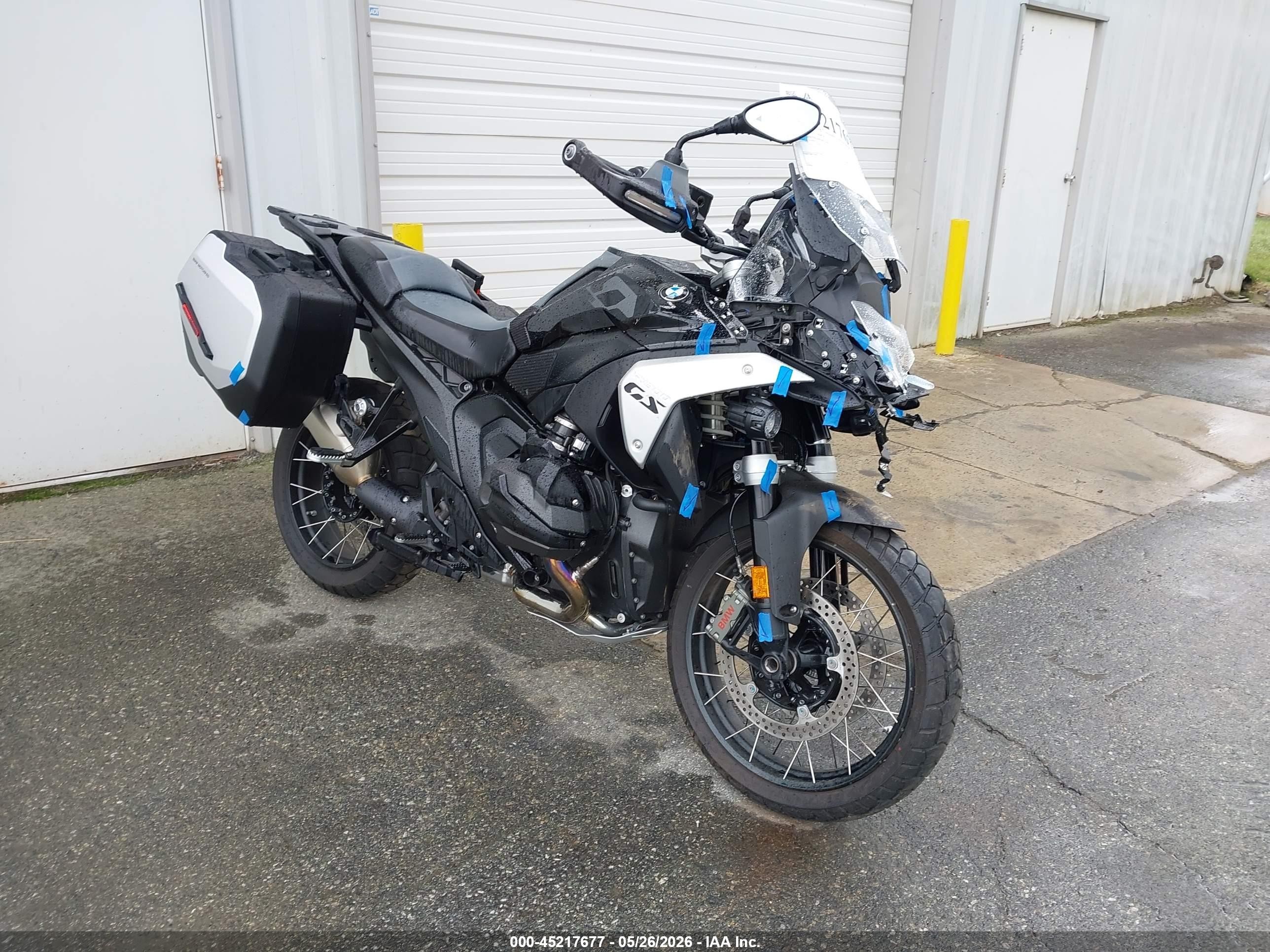 2025 BMW R 1300 VIN WB10M2309S6K93468 IAAI salvage auction — Unknown, Salvage (North Carolina), sold $11,750 on 2026-09-03 (photo 1)