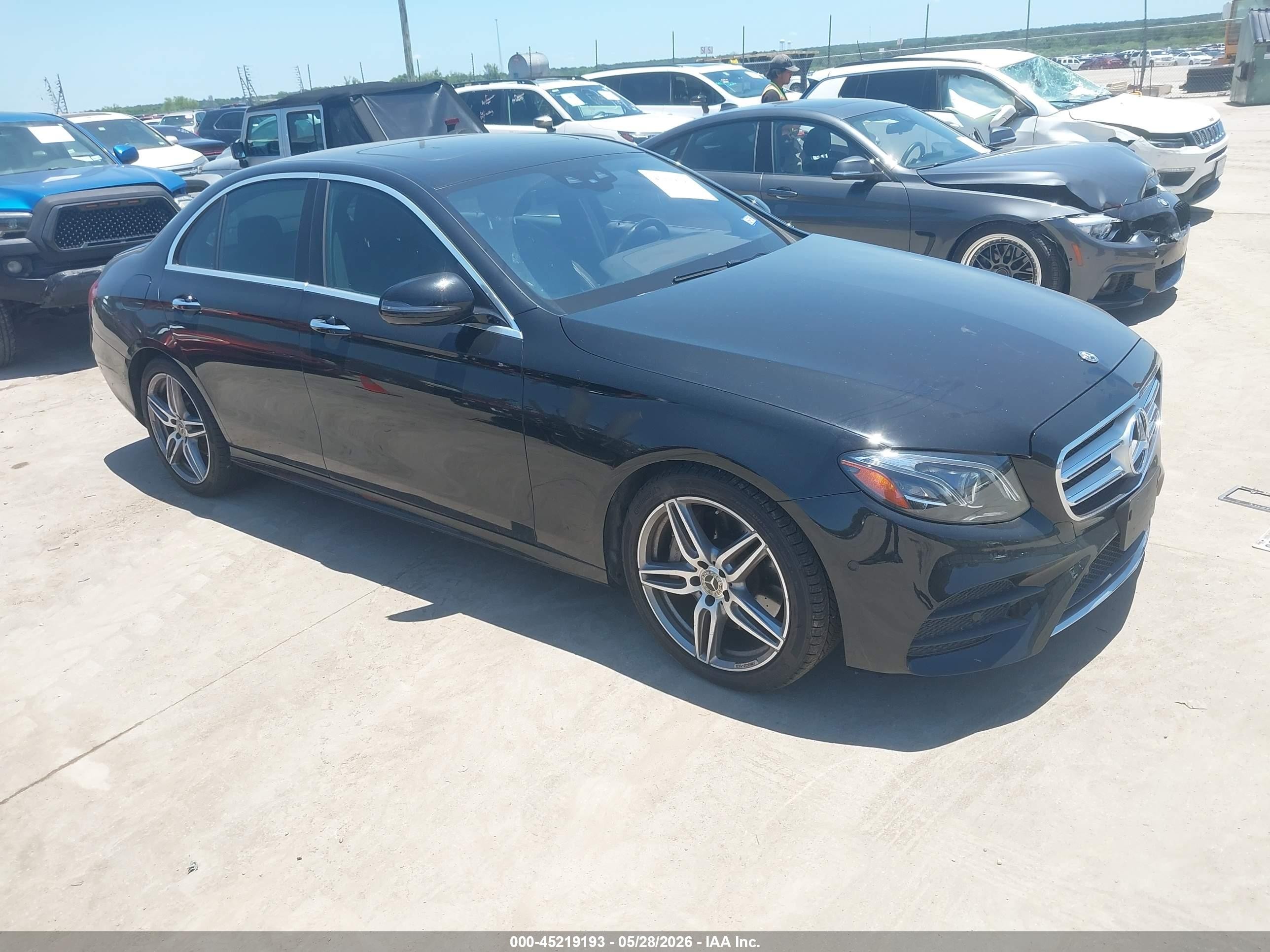 2018 Mercedes-Benz E-Class VIN WDDZF4JB2JA308723 — IAAI salvage auction photo