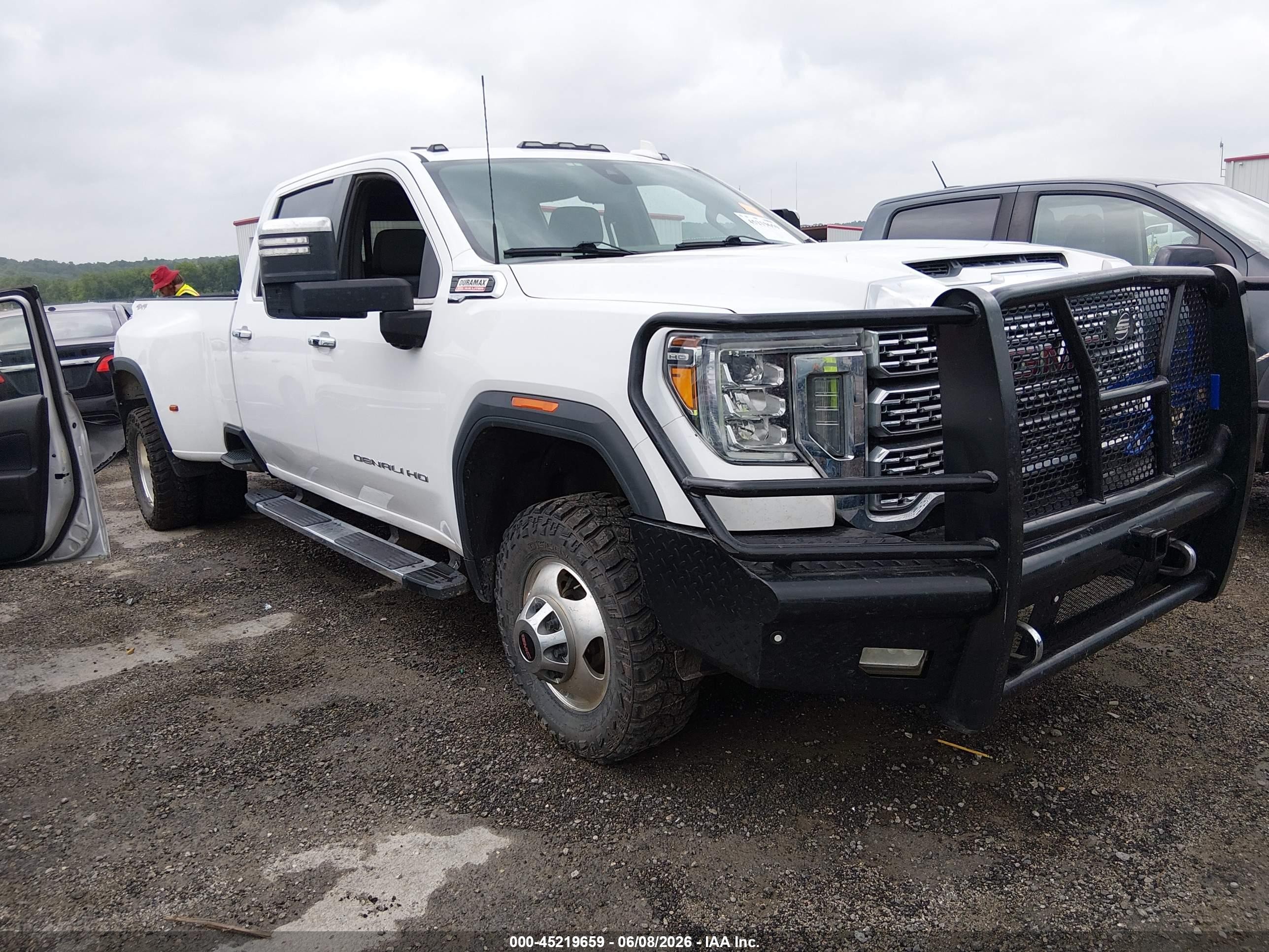 2021 GMC Sierra 3500 HD VIN 1GT49WEY0MF109747 — IAAI salvage auction photo