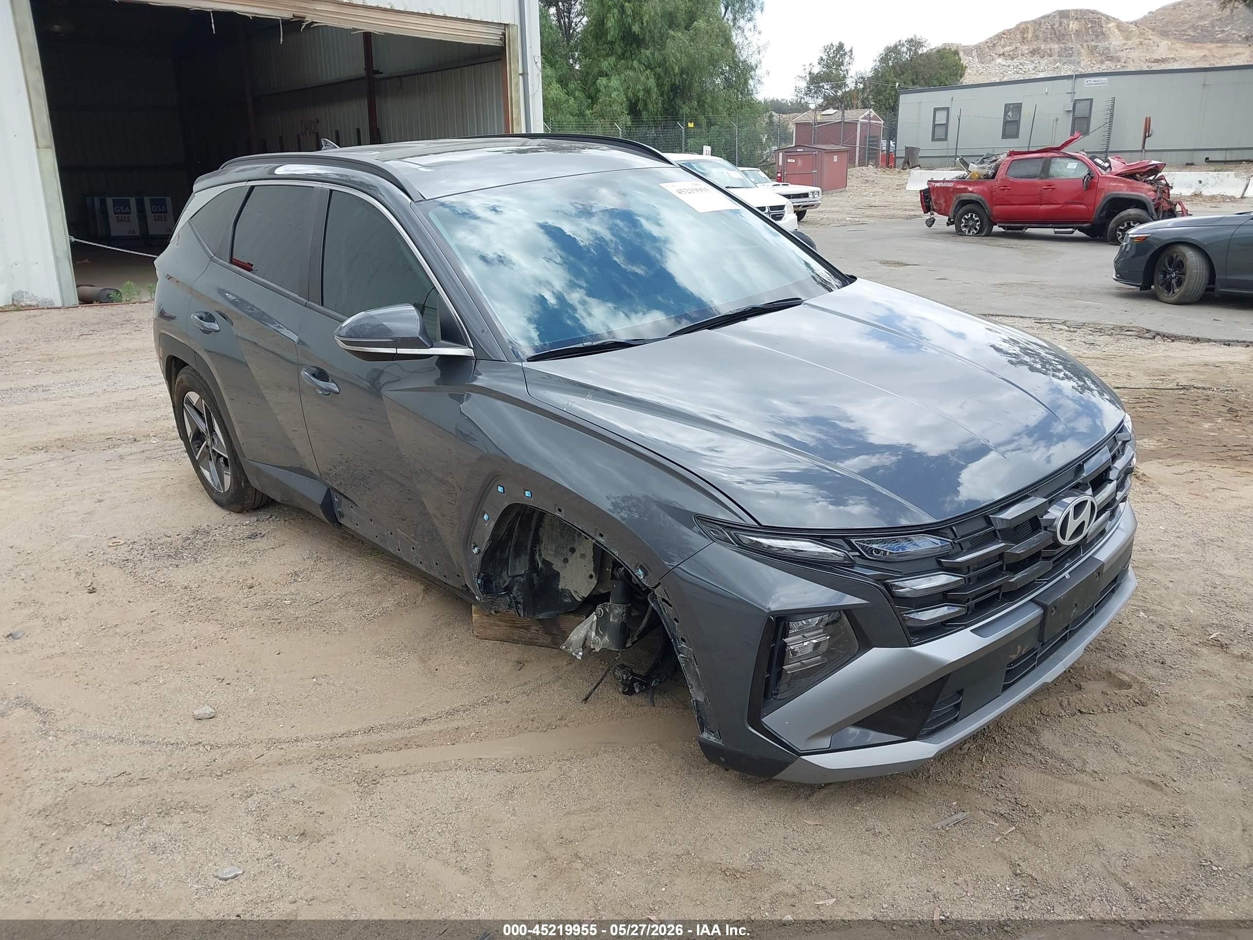 2025 Hyundai Tucson VIN 5NMJC3DE9SH566941 IAAI salvage auction — Transmission Damage, Salvage (California), sold $7,400 on 2026-07-10 (photo 1)