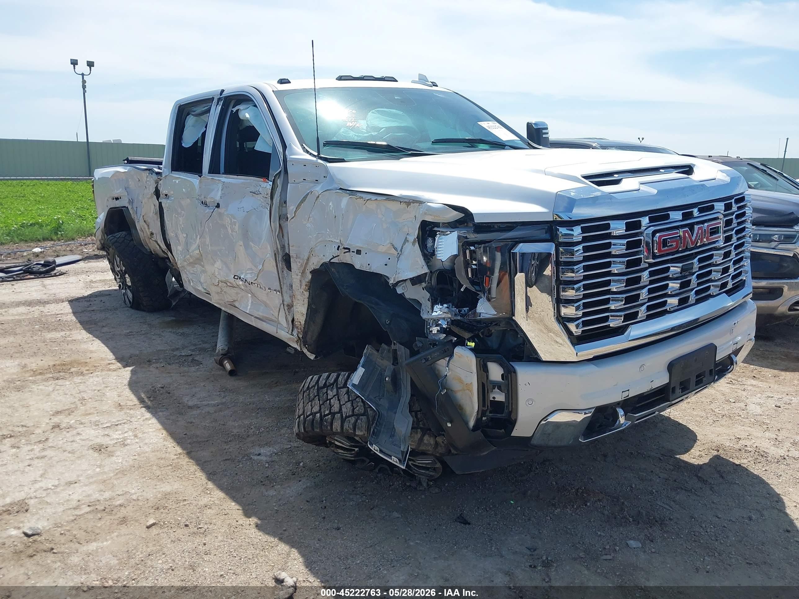 2024 GMC Sierra 3500 HD VIN 1GT49WEYXRF111836 — IAAI salvage auction photo