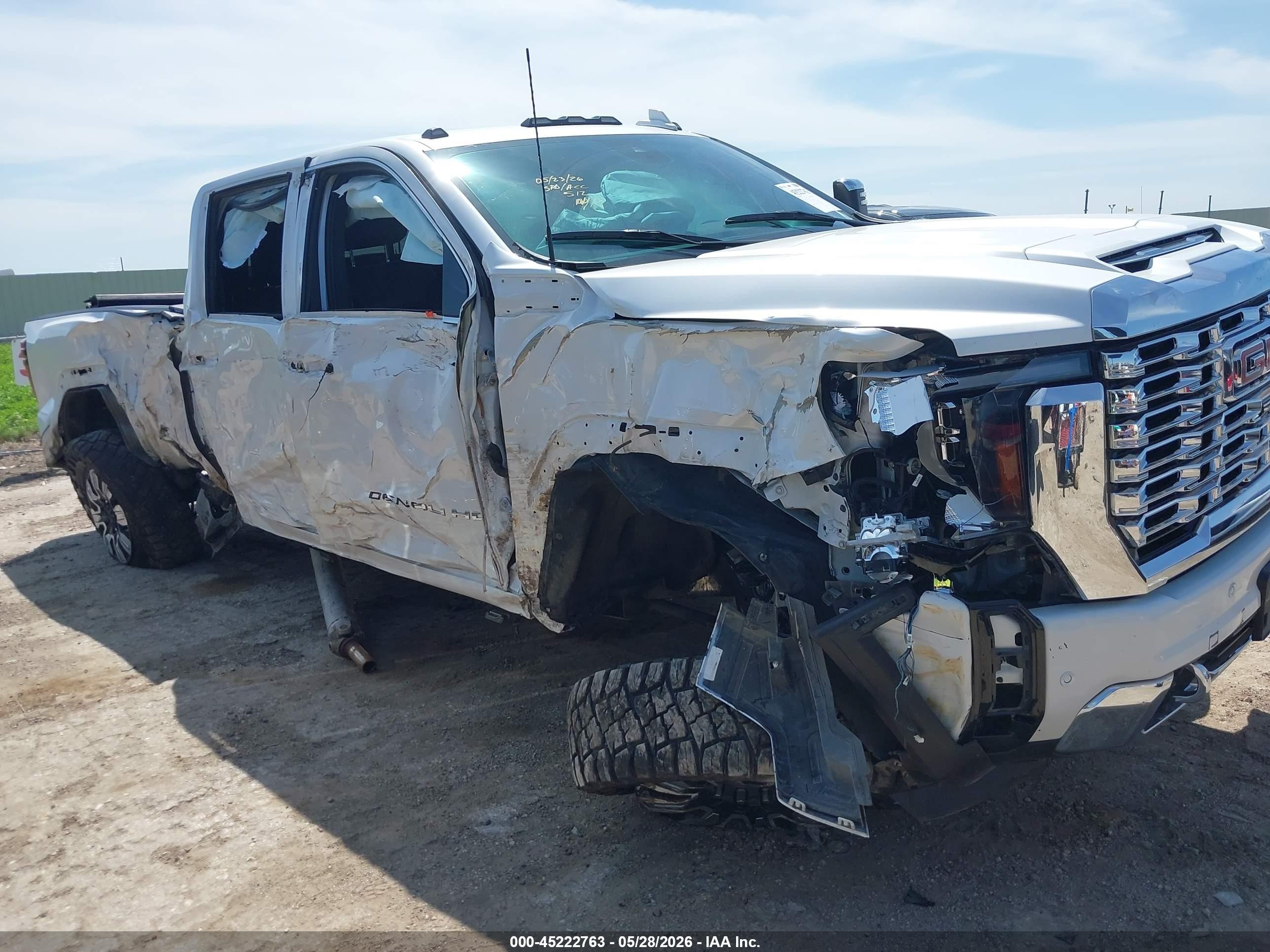 2024 Gmc VIN 1GT49WEYXRF111836 IAAI salvage auction — Side, Salvage (Texas), sold $13,000 on 2026-08-24 (photo 6)