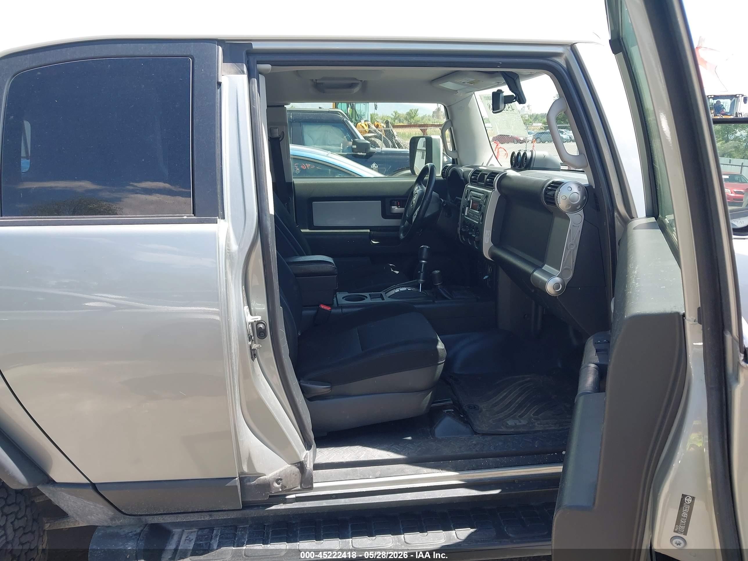 2012 Toyota FJ Cruiser VIN JTEBU4BF1CK138317 IAAI salvage auction — Side, Salvage (Utah), sold $4,500 on 2026-07-09 (photo 5)