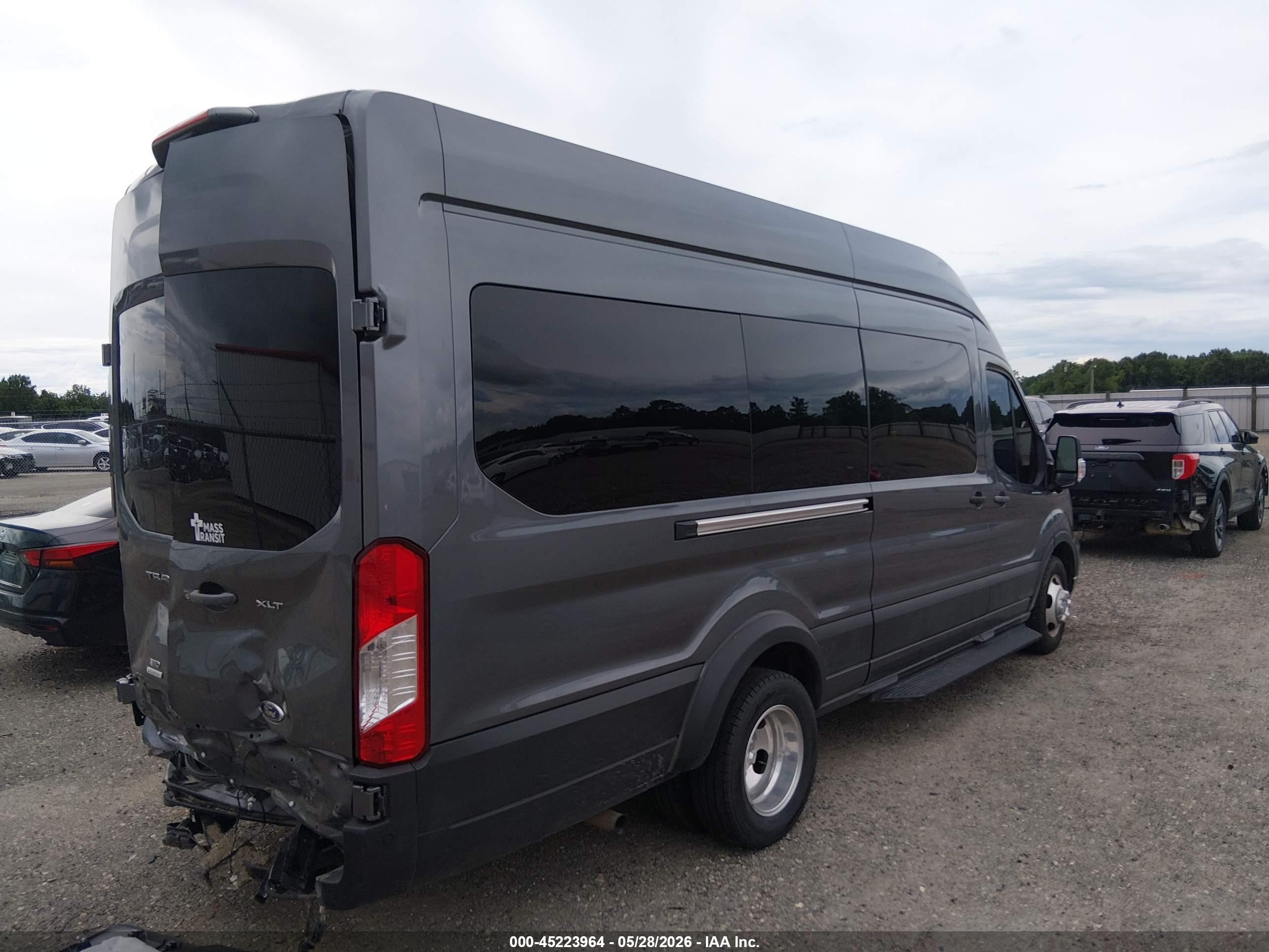 2024 Ford Transit-350 VIN 1FBVU5XG8RKB78352 IAAI salvage auction — Rear End, Salvage (Louisiana), sold $23,050 on 2026-09-02 (photo 4)