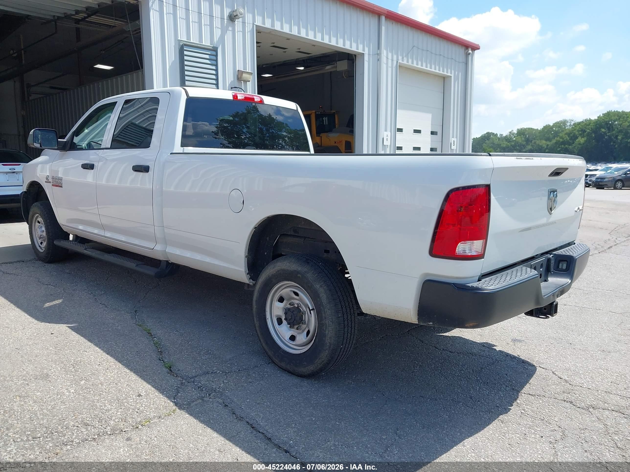 2018 Ram 2500 VIN 3C6UR5HL7JG306670 IAAI salvage auction — Rear End, SF97 (Kansas), sold $13,700 on 2026-07-09 (photo 3)