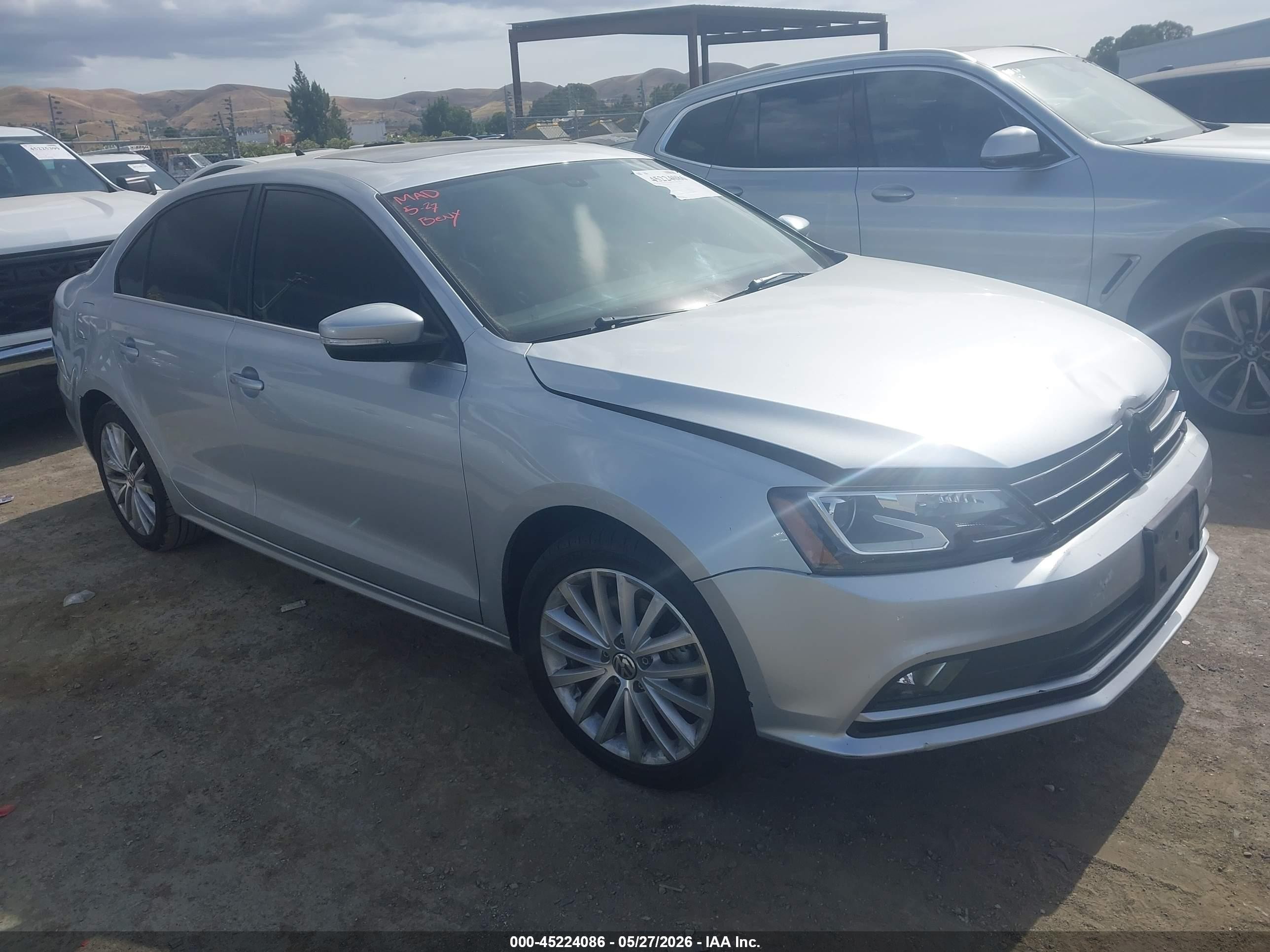 2016 Volkswagen Jetta VIN 3VWL17AJ1GM367195 IAAI salvage auction — Front & Rear, Salvage (California), sold $1,500 on 2026-07-09 (photo 1)