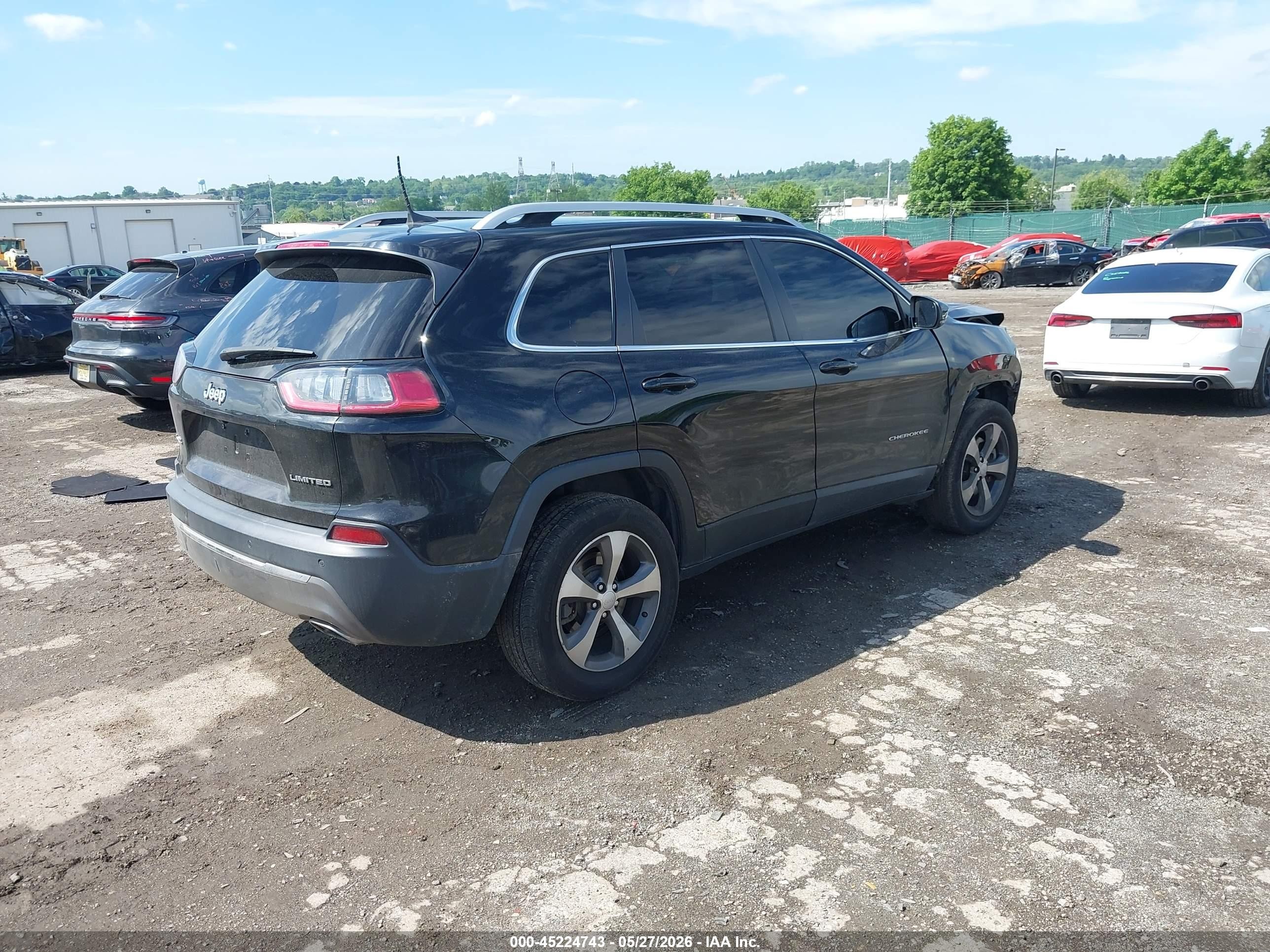 2020 Jeep Cherokee VIN 1C4PJMDNXLD627536 IAAI salvage auction — Front End, Salvage (Pennsylvania), sold $3,200 on 2026-07-07 (photo 4)