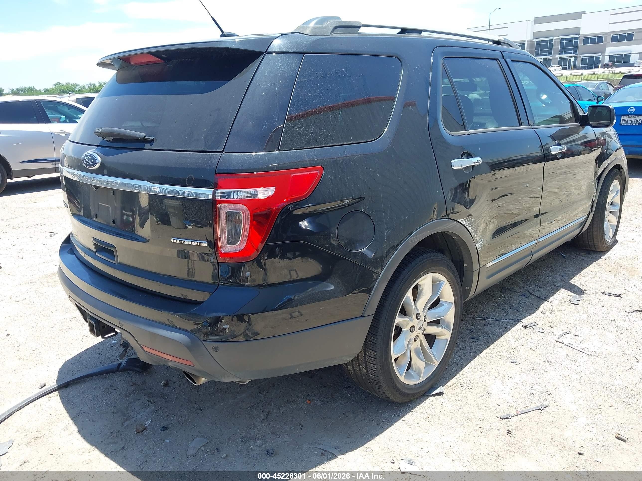 2015 Ford Explorer VIN 1FM5K7F82FGA08098 IAAI salvage auction — Side, Original (Texas), sold $1,350 on 2026-07-09 (photo 4)