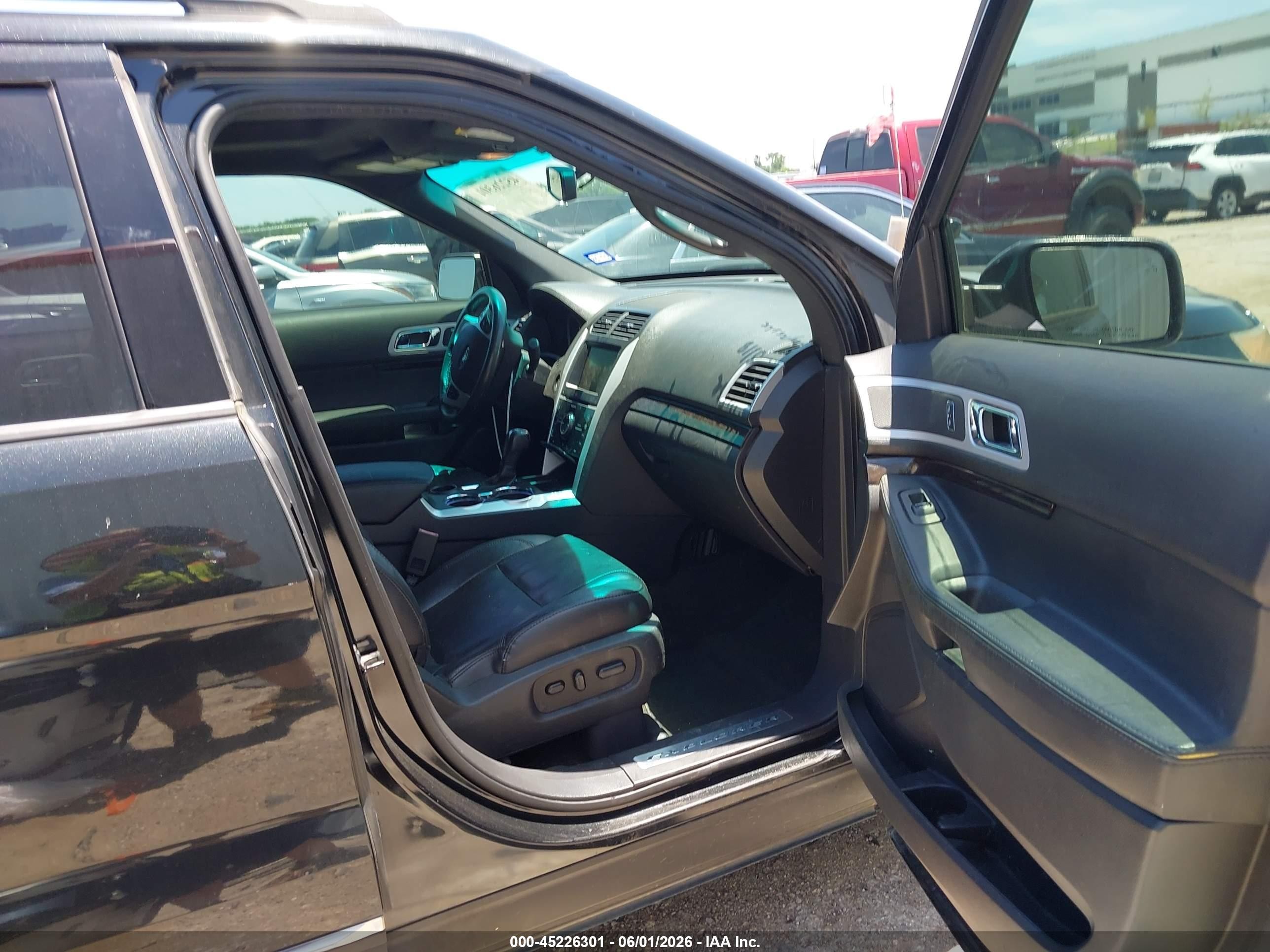 2015 Ford Explorer VIN 1FM5K7F82FGA08098 IAAI salvage auction — Side, Original (Texas), sold $1,350 on 2026-07-09 (photo 5)