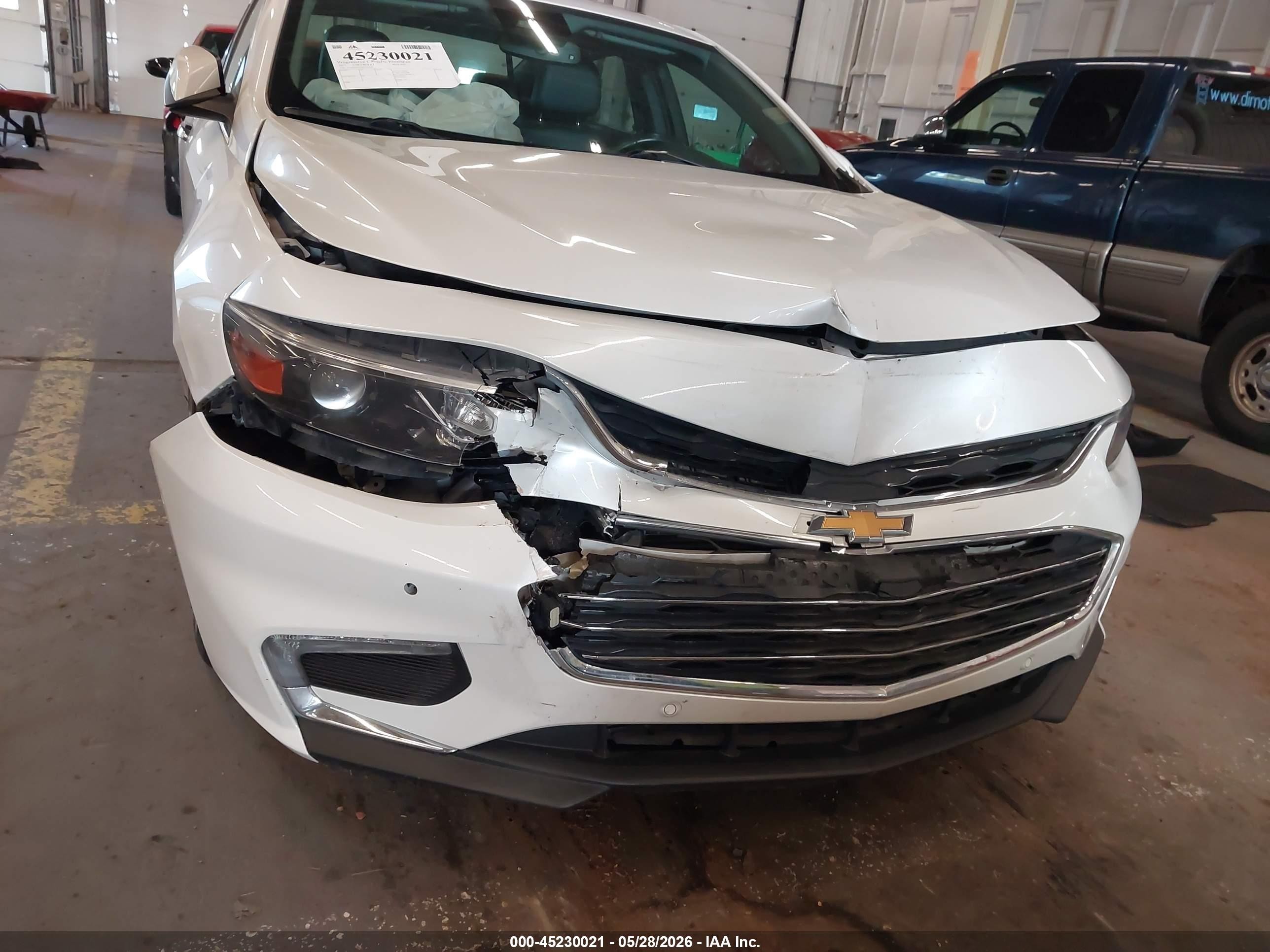 2017 Chevrolet Malibu VIN 1G1ZH5SX6HF223376 IAAI salvage auction — Front End, Salvage (Oregon), sold $875 on 2026-07-09 (photo 6)