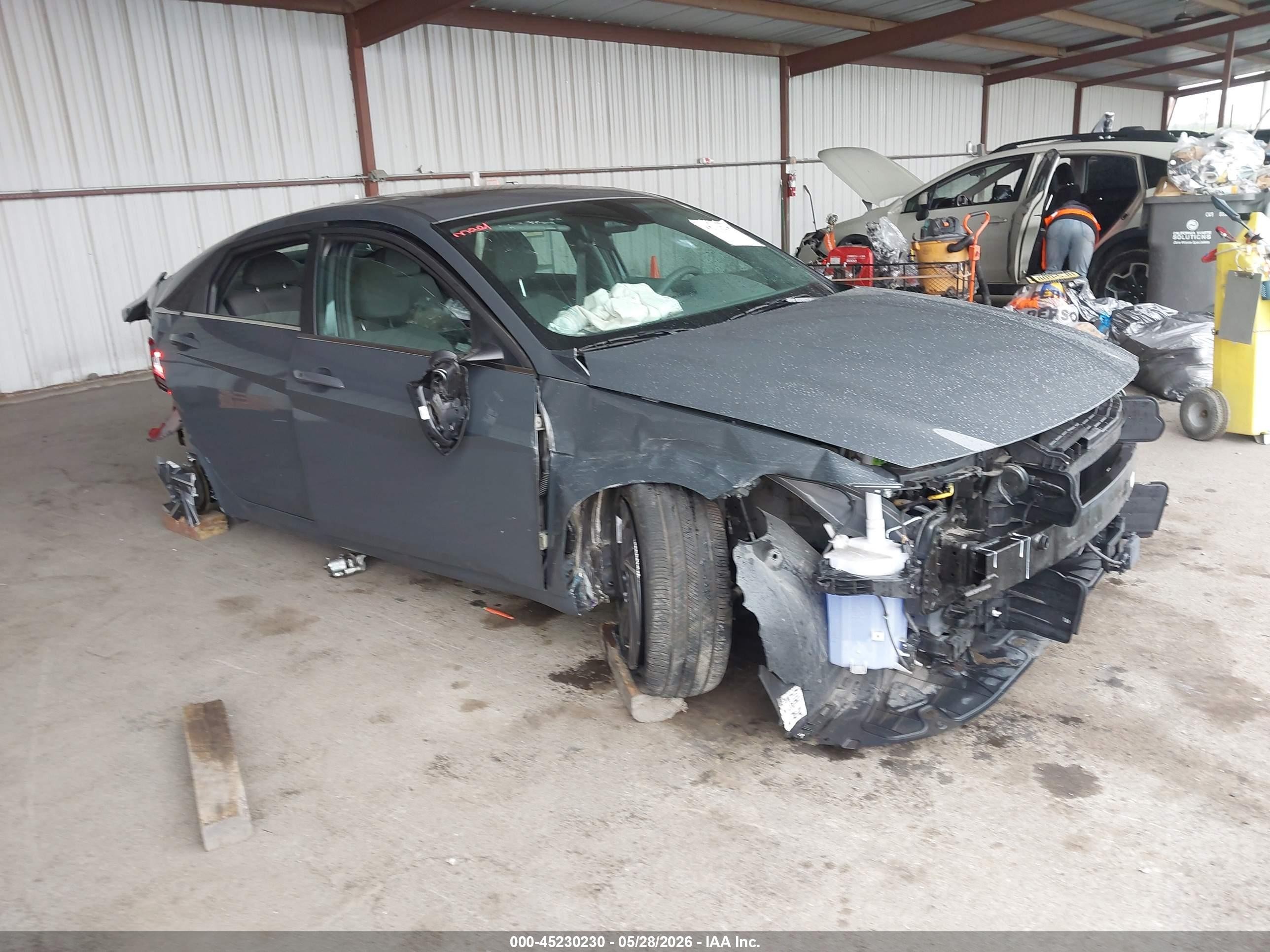 2025 Hyundai Elantra VIN KMHLS4DG8SU907494 IAAI salvage auction — Front & Rear, Salvage (California), sold $1,950 on 2026-07-09 (photo 1)