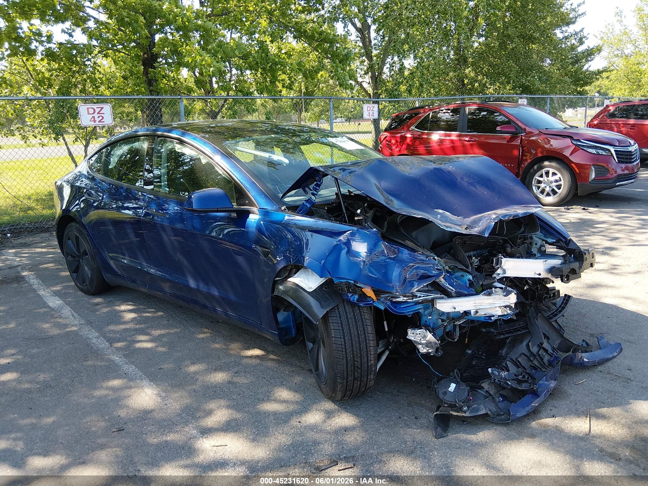2025 Tesla Model 3 VIN 5YJ3E1EA7SF943657 — IAAI salvage auction photo